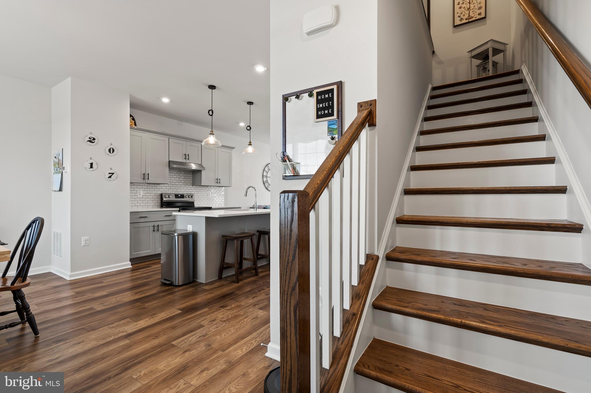 PRESIDENTS POINTE - Residential