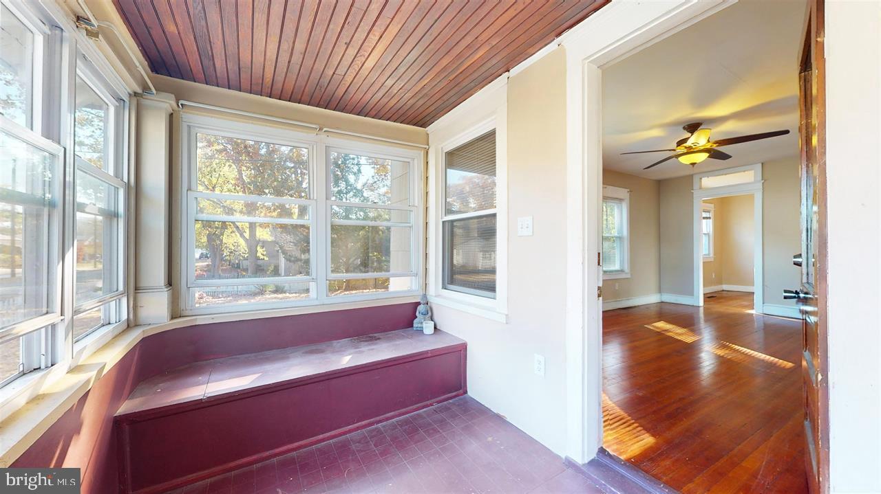 128 W PIERSON AVENUE W