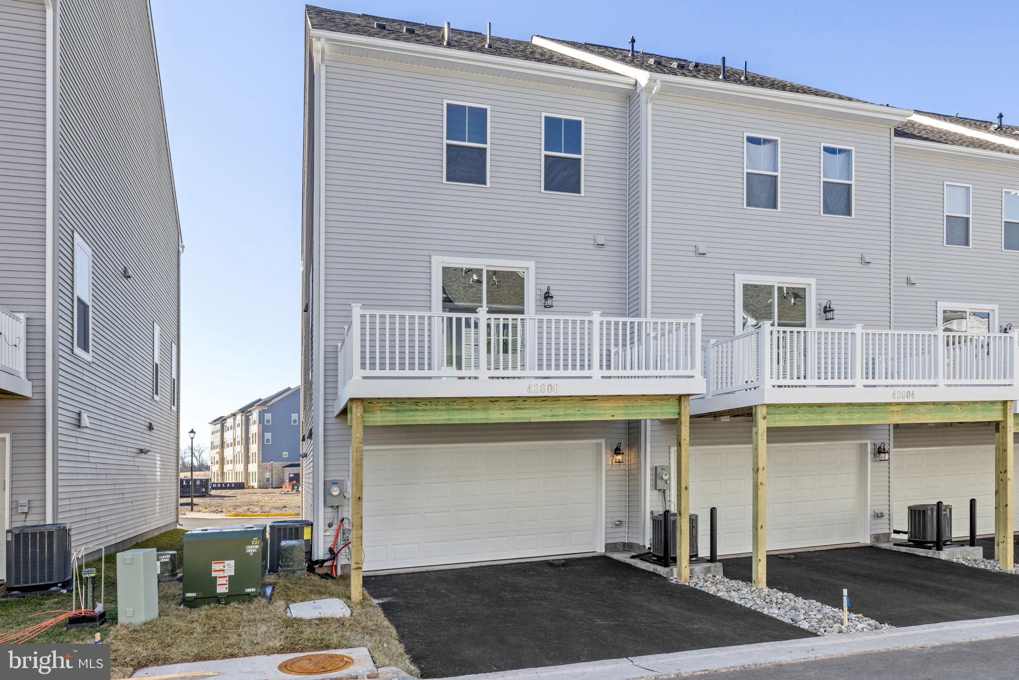 ARCOLA TOWN CENTER - Residential Lease