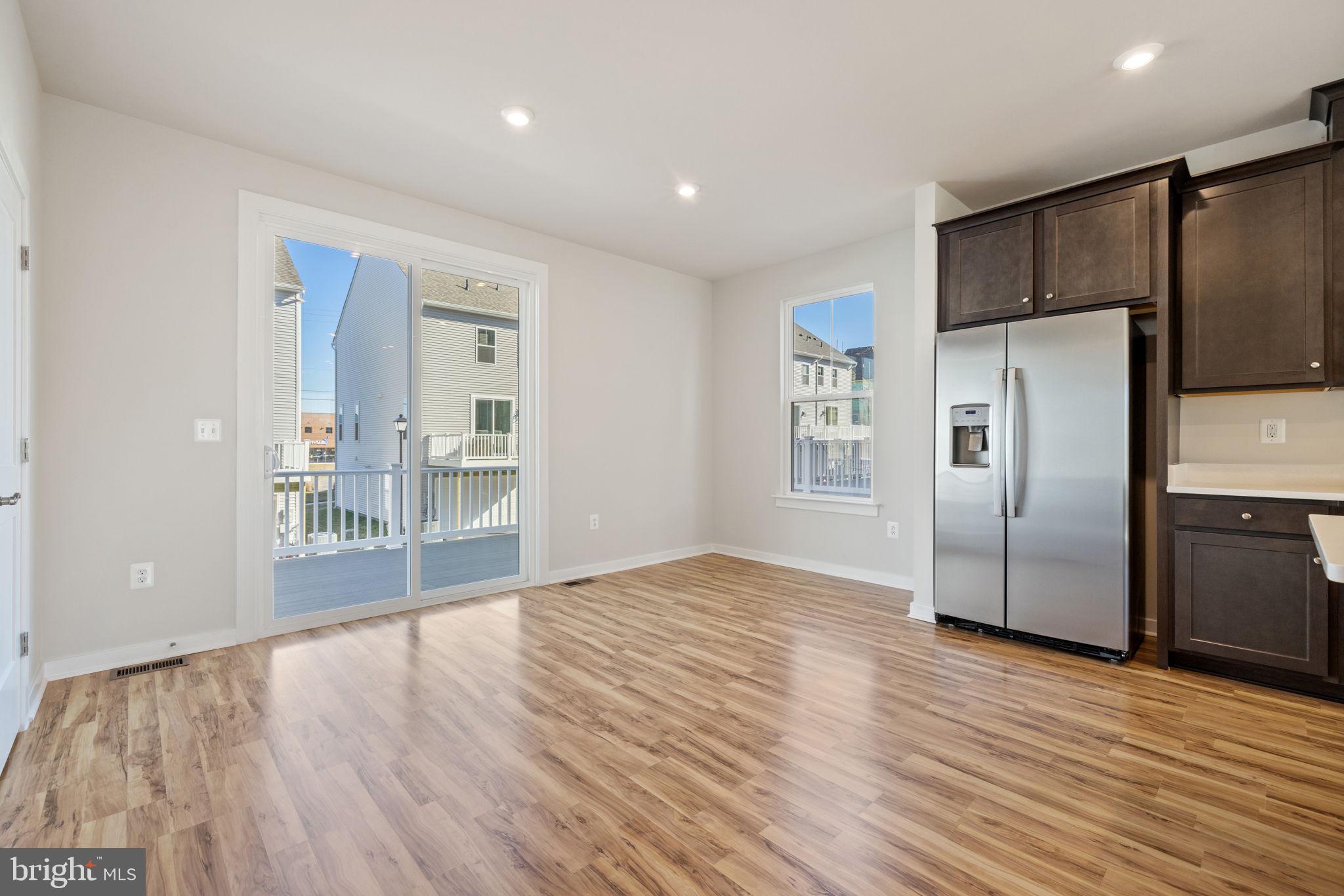 ARCOLA TOWN CENTER - Residential Lease