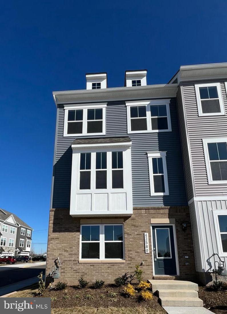 ARCOLA TOWN CENTER - Residential Lease