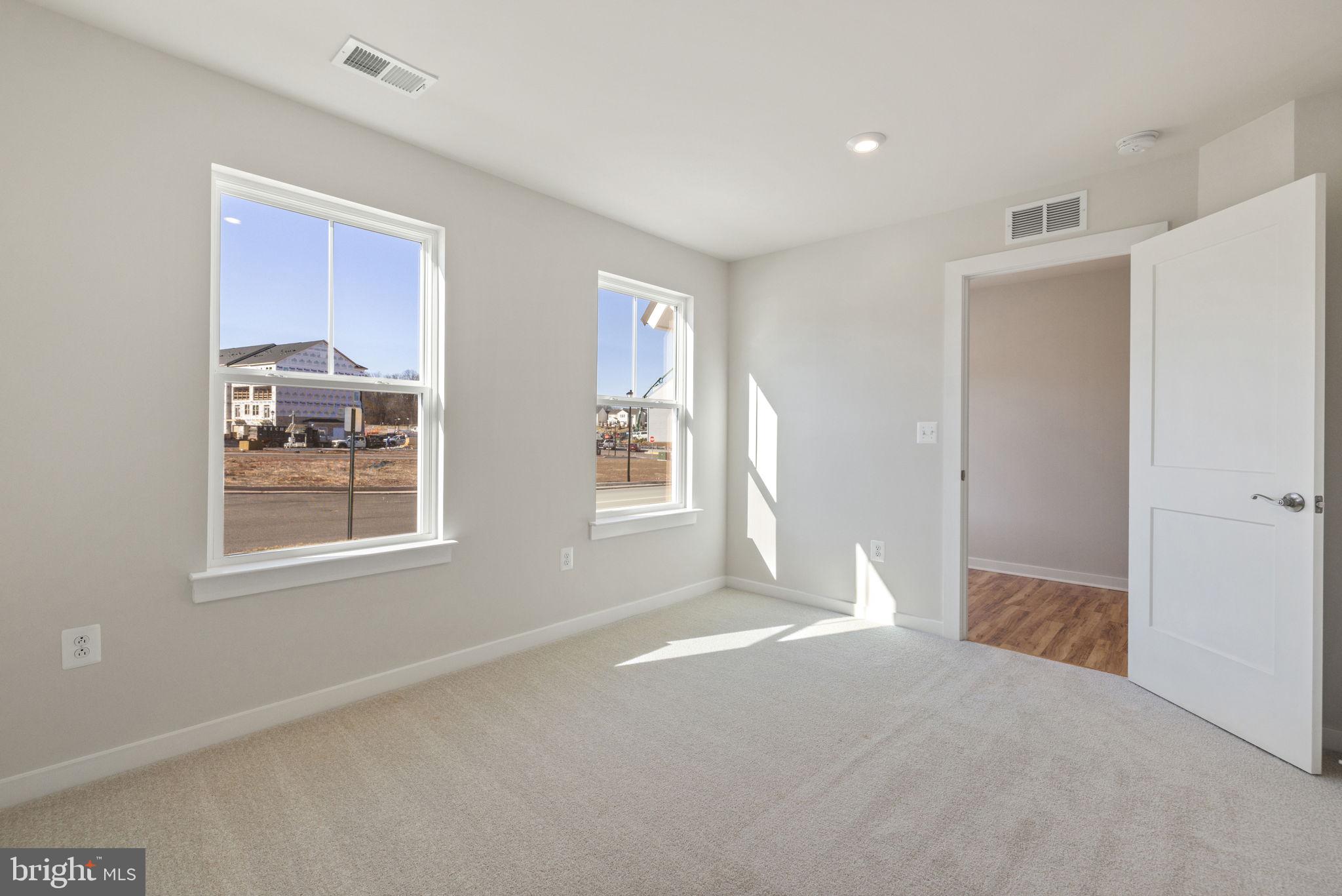 ARCOLA TOWN CENTER - Residential Lease