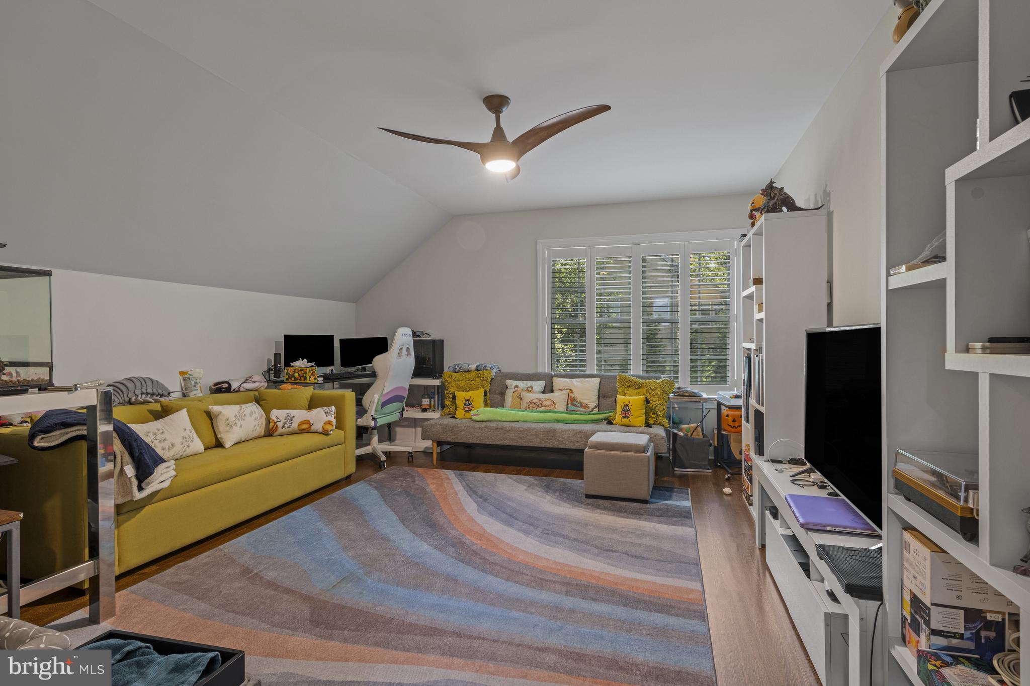 BURROWS RIDGE - Residential