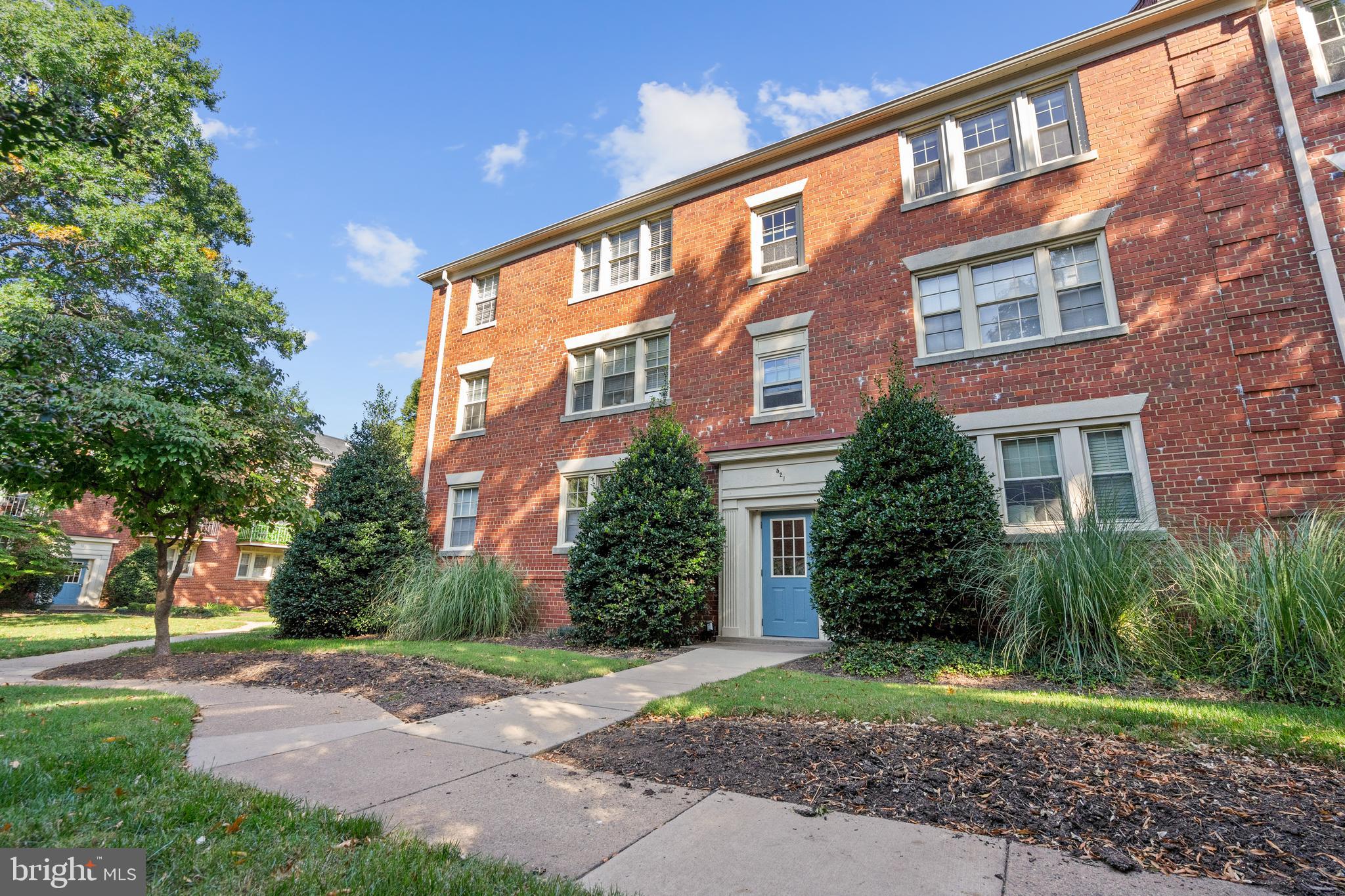 OLD TOWN - Residential Lease