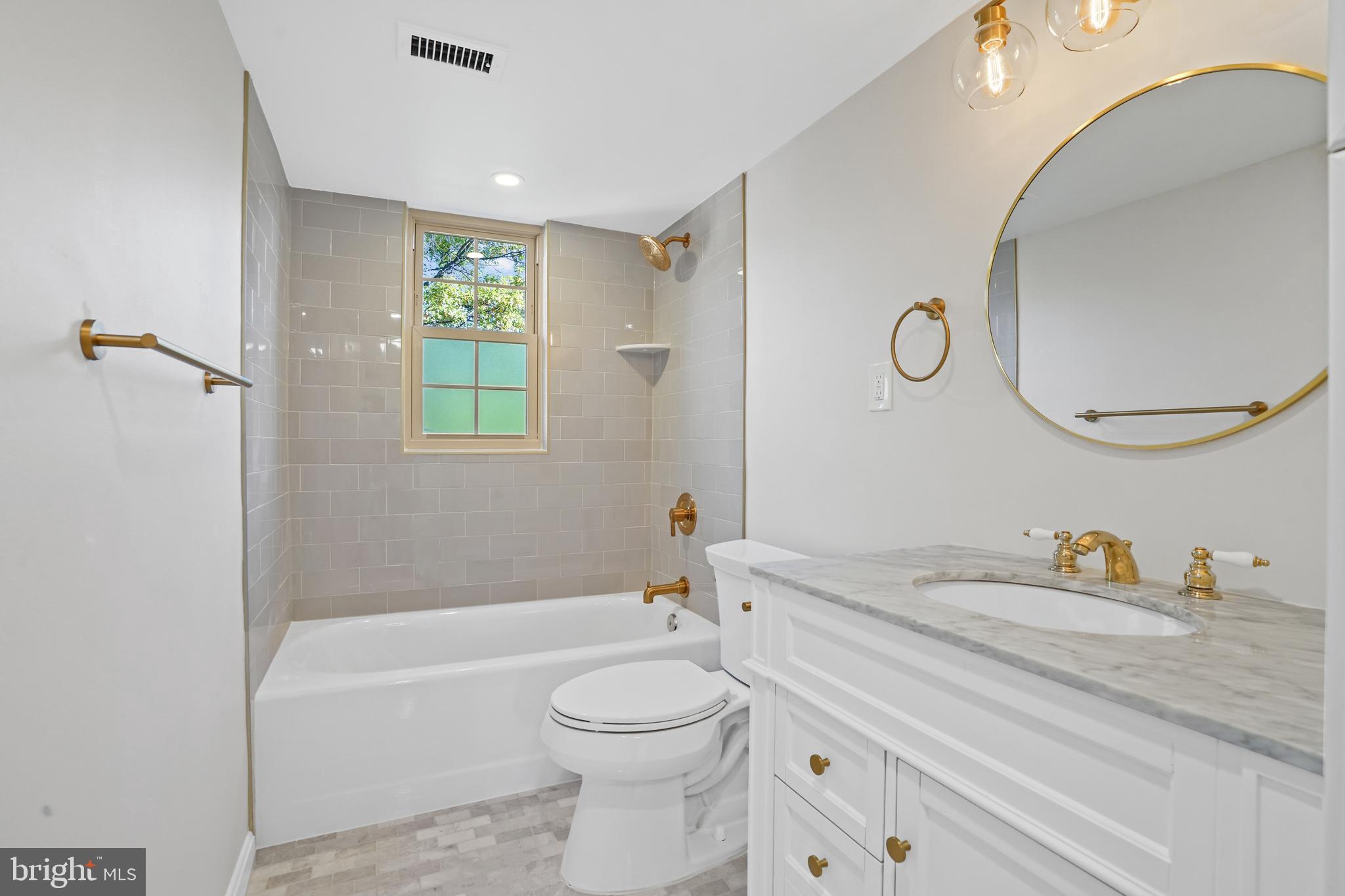 OLD TOWN - Residential Lease