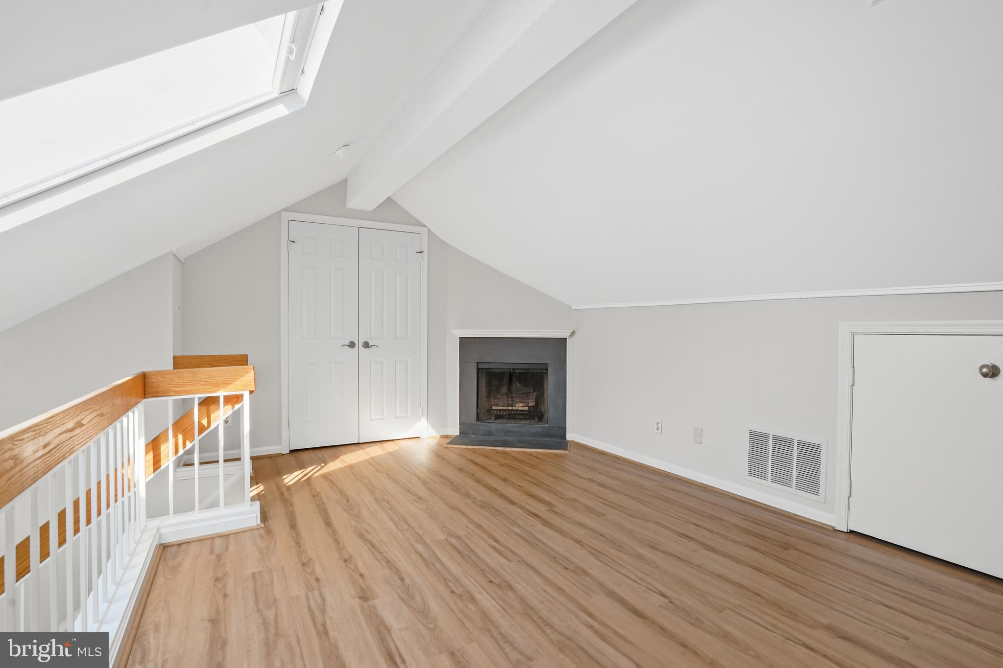 OLD TOWN - Residential Lease