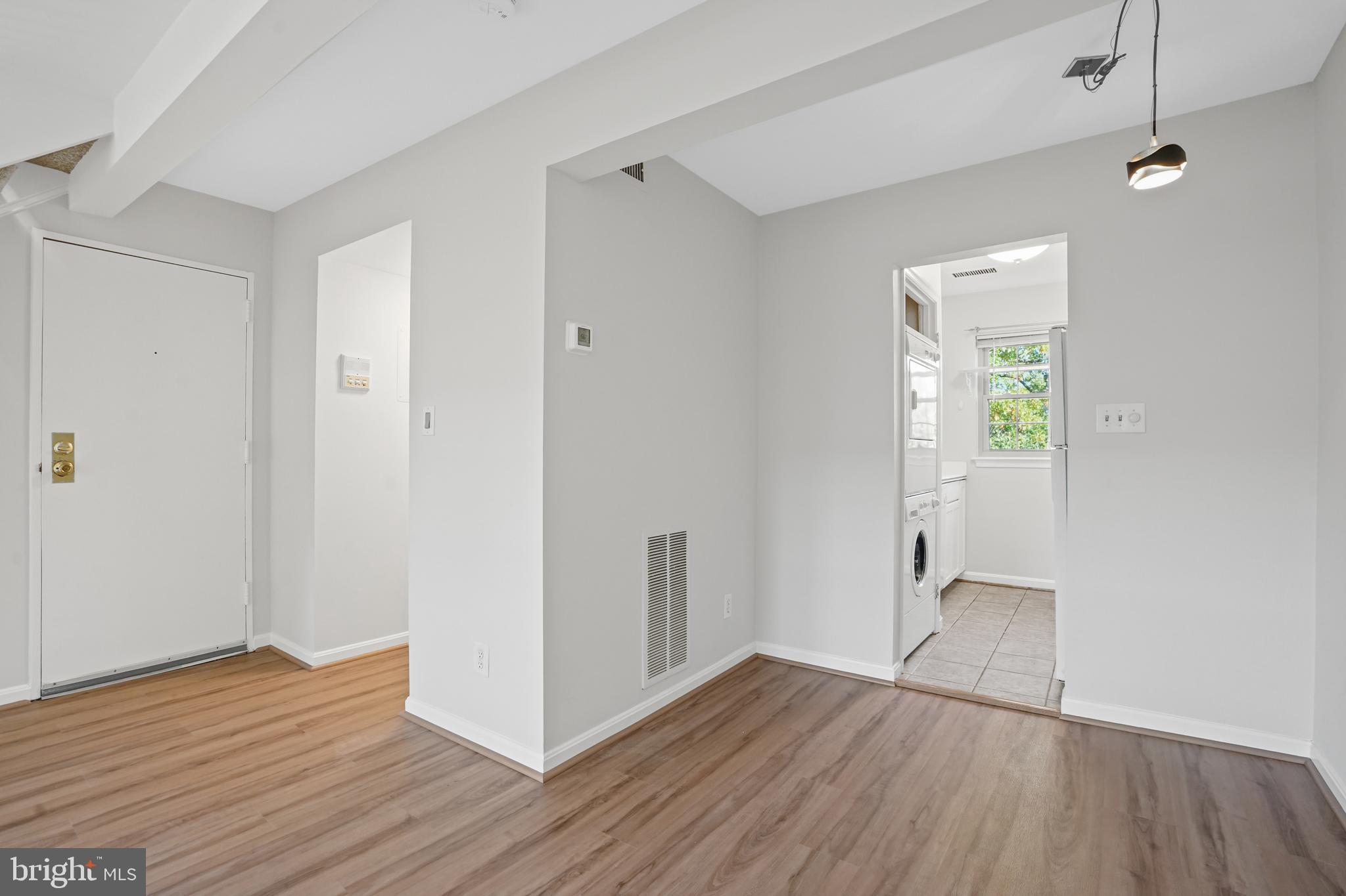 OLD TOWN - Residential Lease