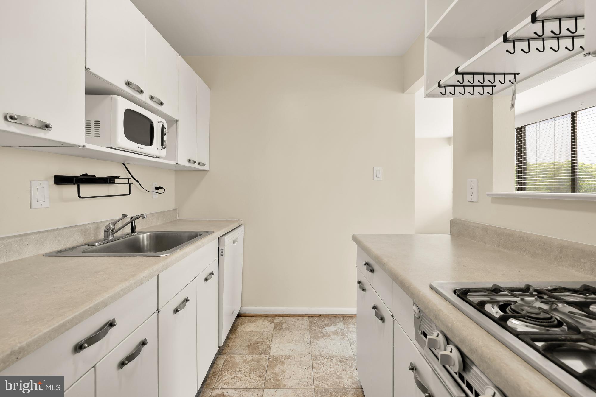 CARLYN PLACE - Residential Lease