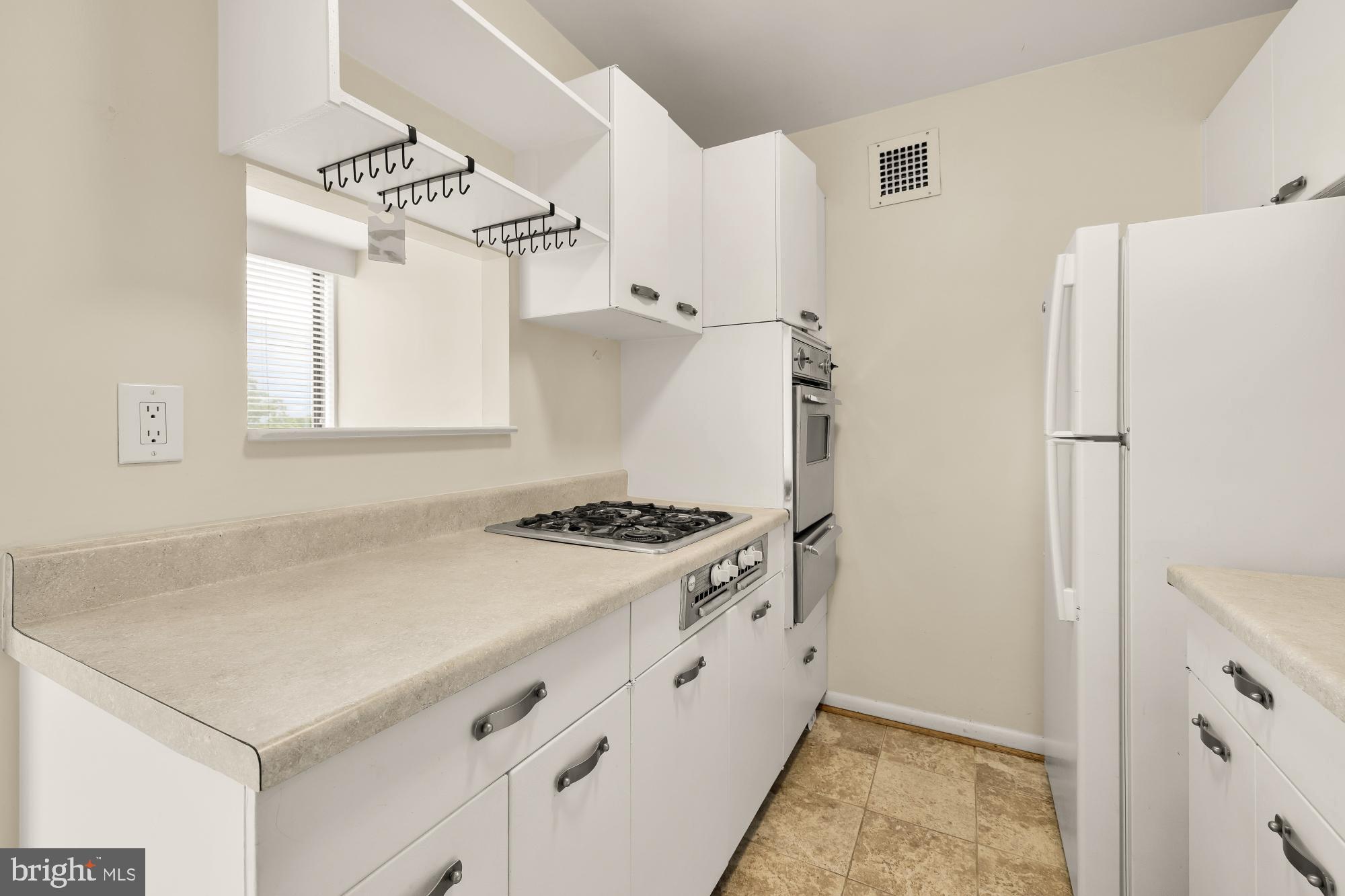 CARLYN PLACE - Residential Lease