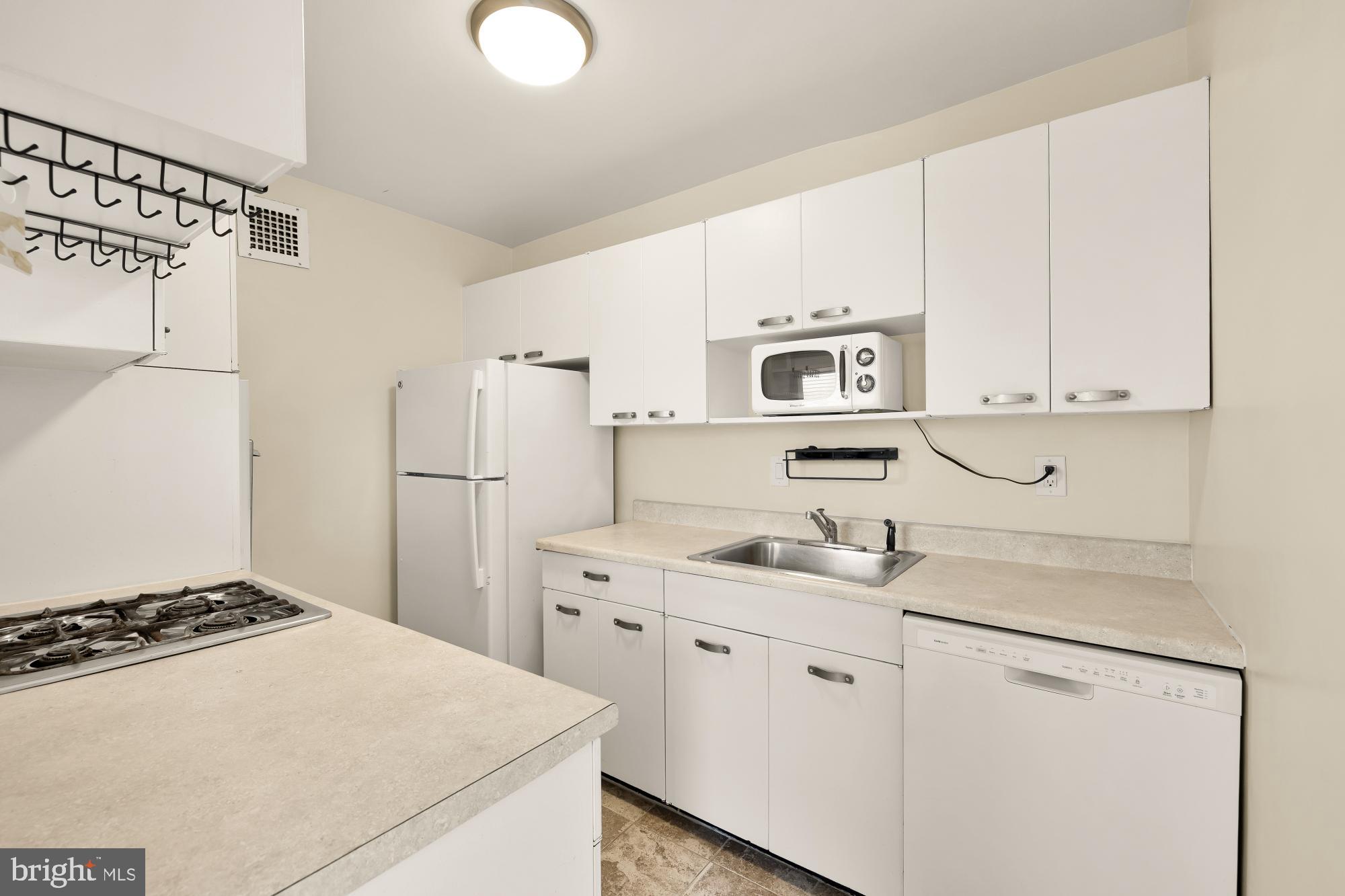 CARLYN PLACE - Residential Lease