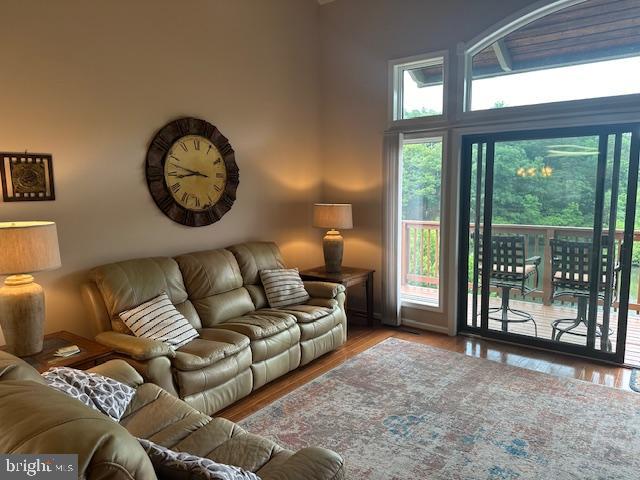 WOODS RESORT - Residential