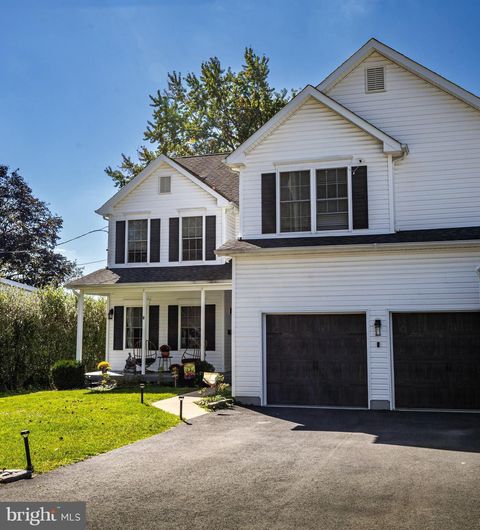 Photo of 184 Bowers Avenue, PHILLIPSBURG, NJ 08865 (MLS # NJWR2000474)