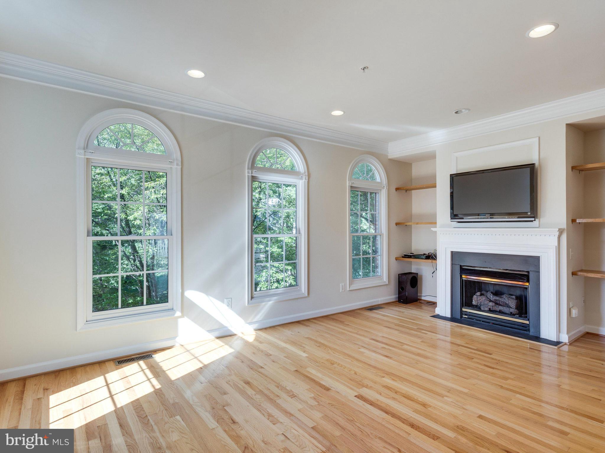 TYSONS VILLAGE - Residential Lease