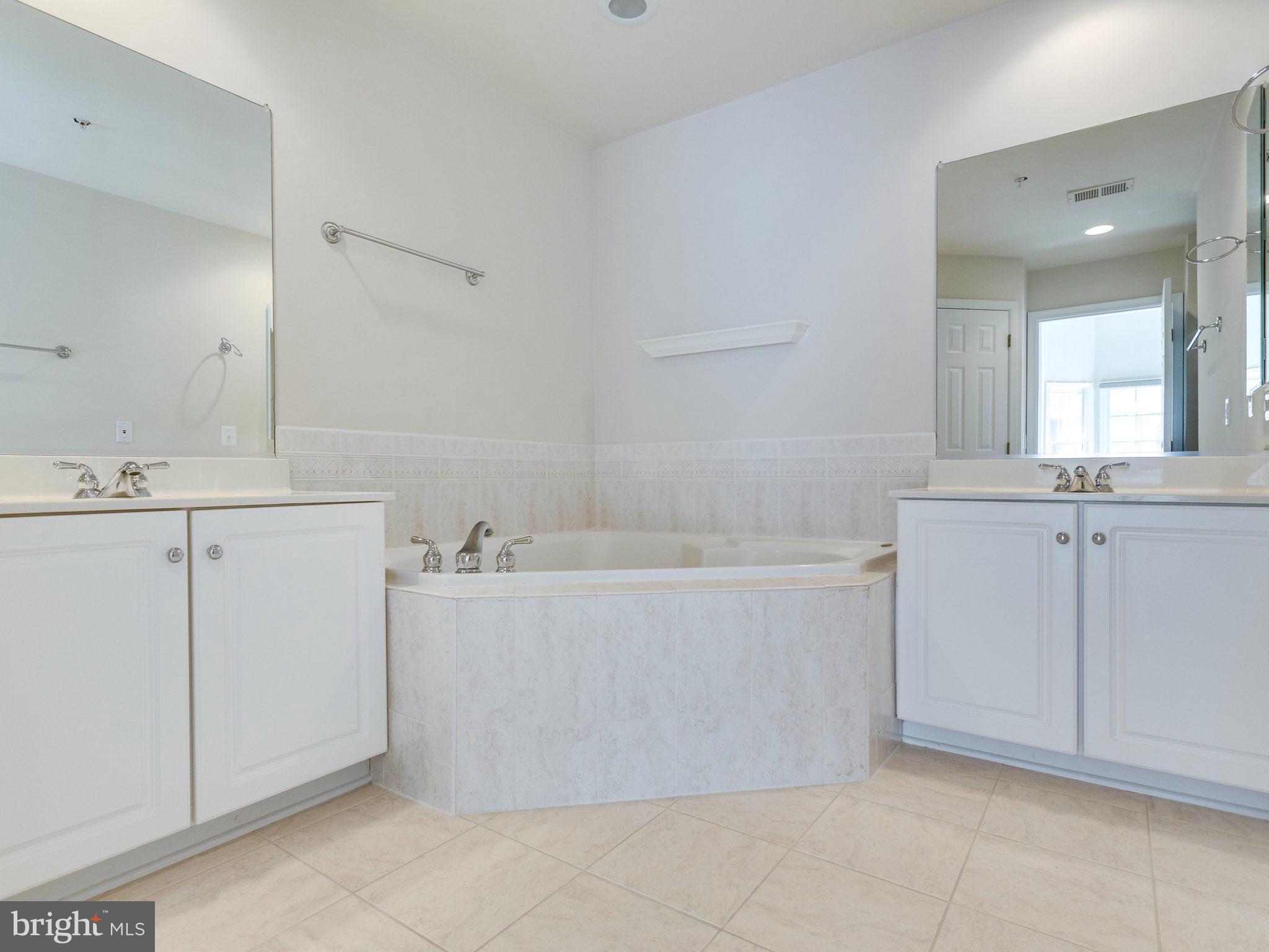 TYSONS VILLAGE - Residential Lease