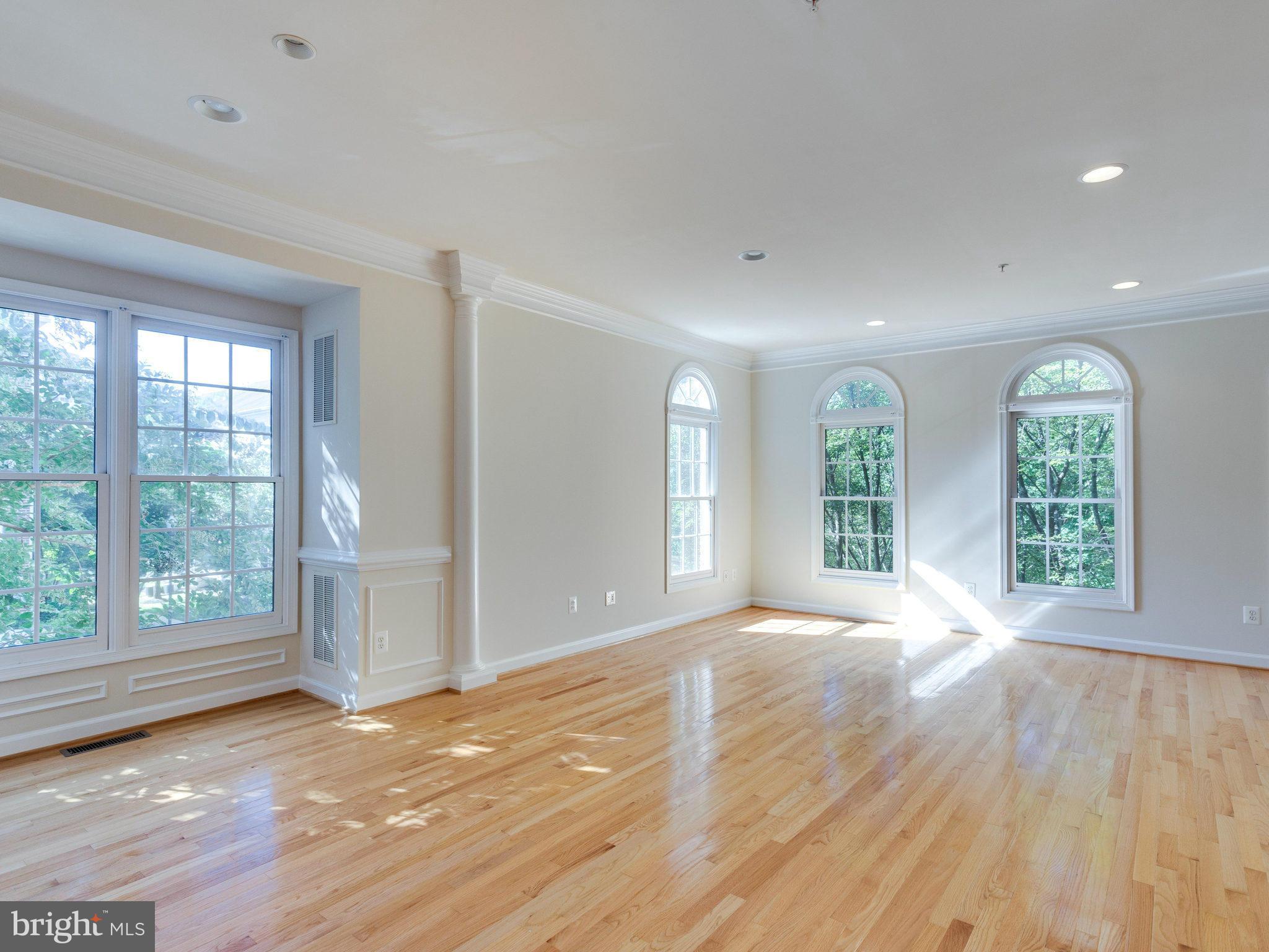 TYSONS VILLAGE - Residential Lease