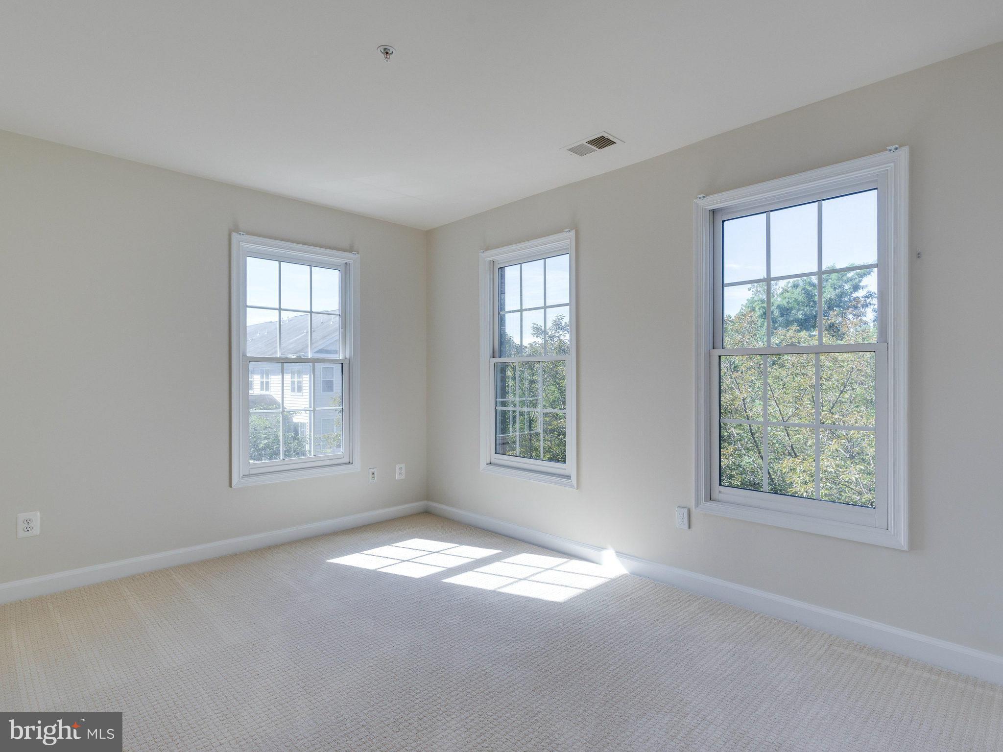 TYSONS VILLAGE - Residential Lease