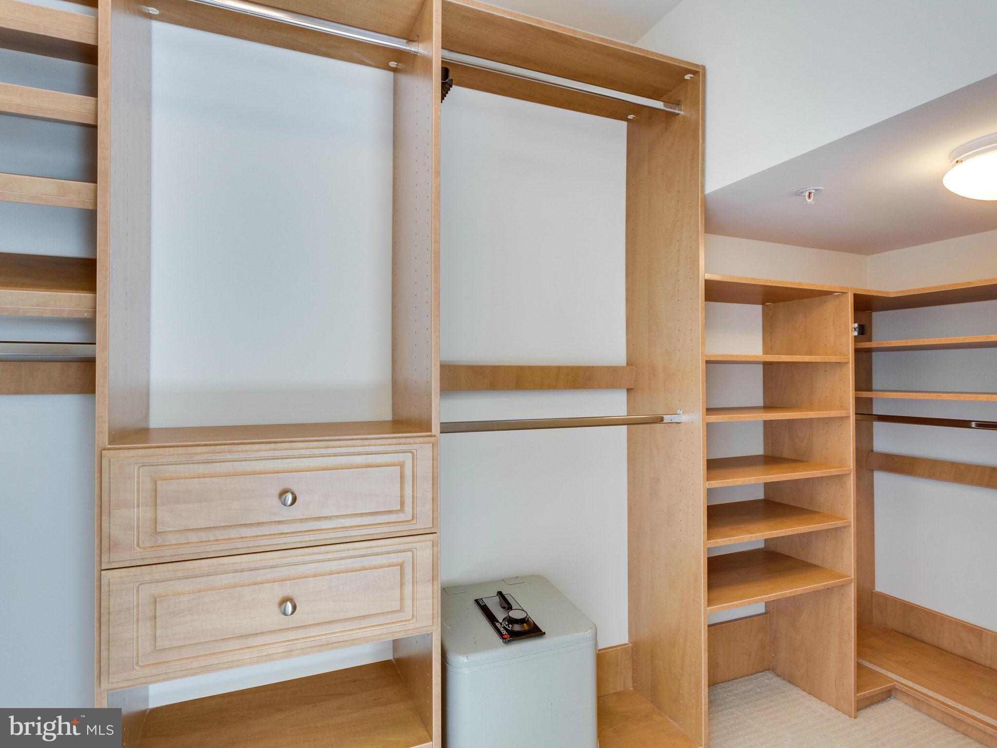 TYSONS VILLAGE - Residential Lease