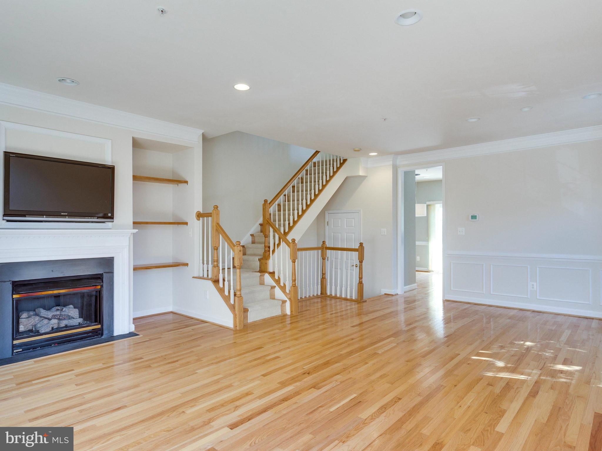 TYSONS VILLAGE - Residential Lease