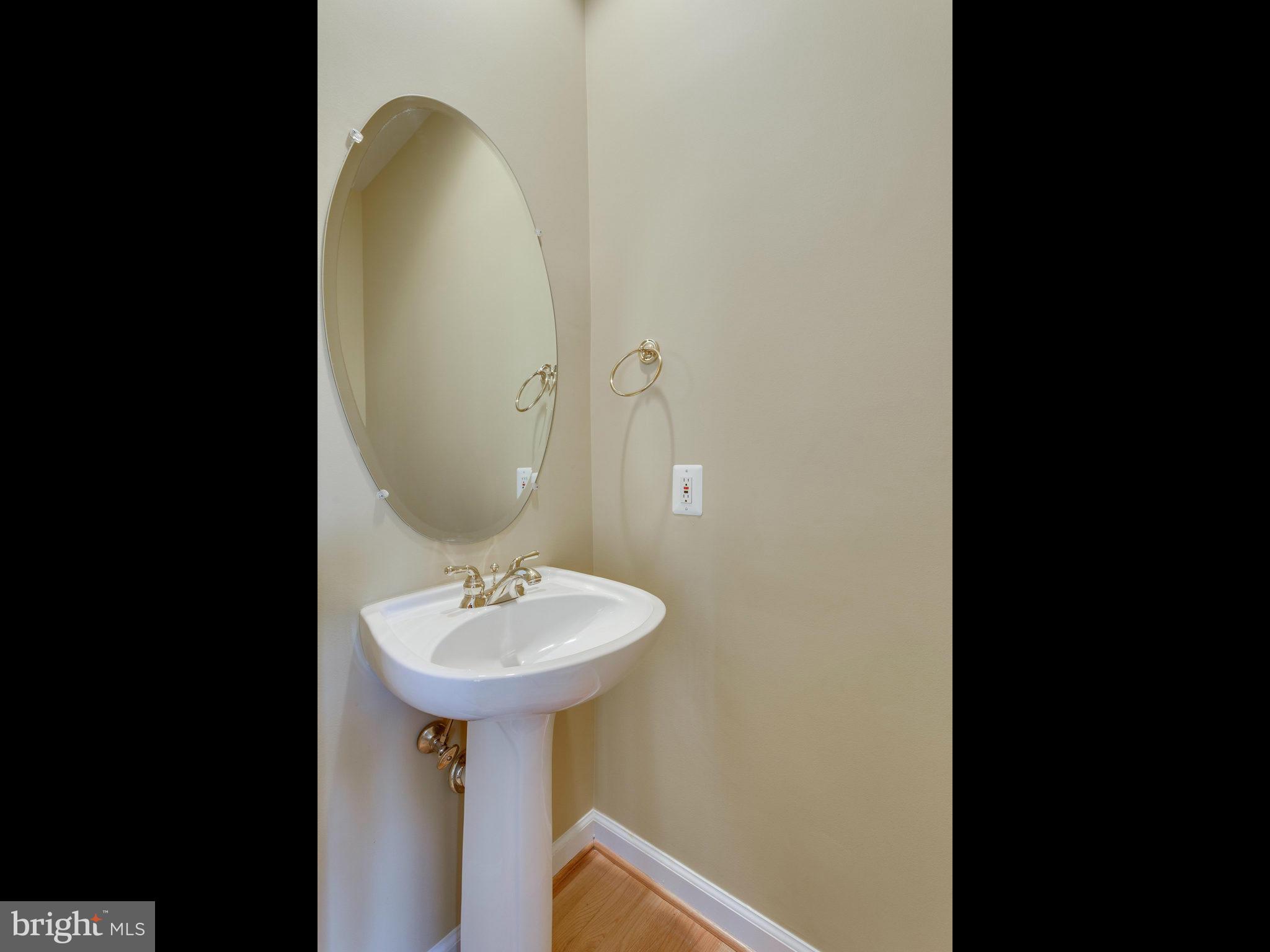 TYSONS VILLAGE - Residential Lease