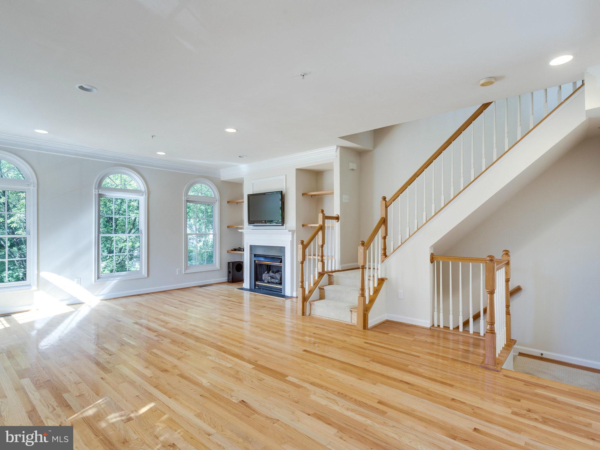 TYSONS VILLAGE - Residential Lease