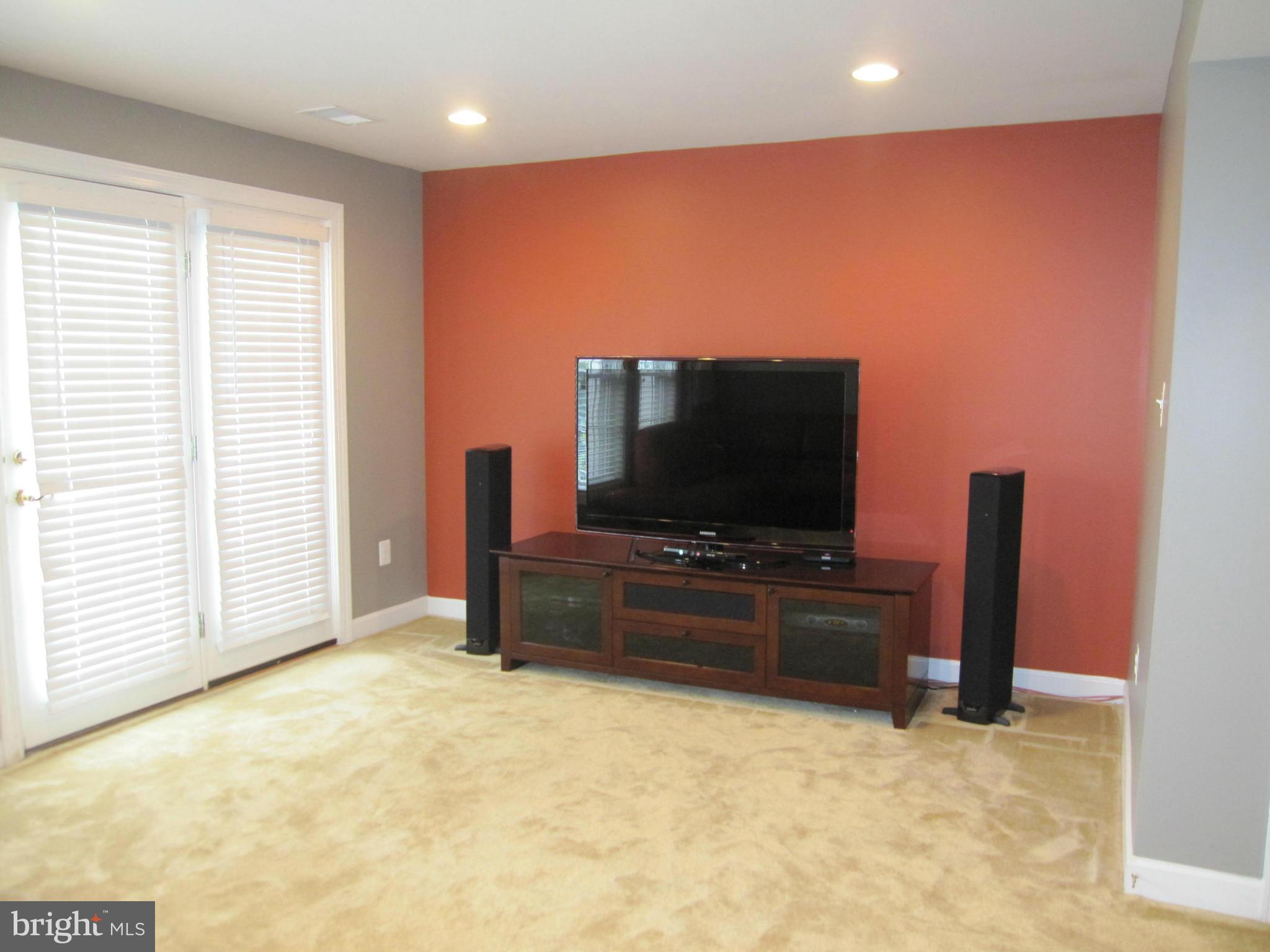 VILLAGES OF URBANA - Residential Lease