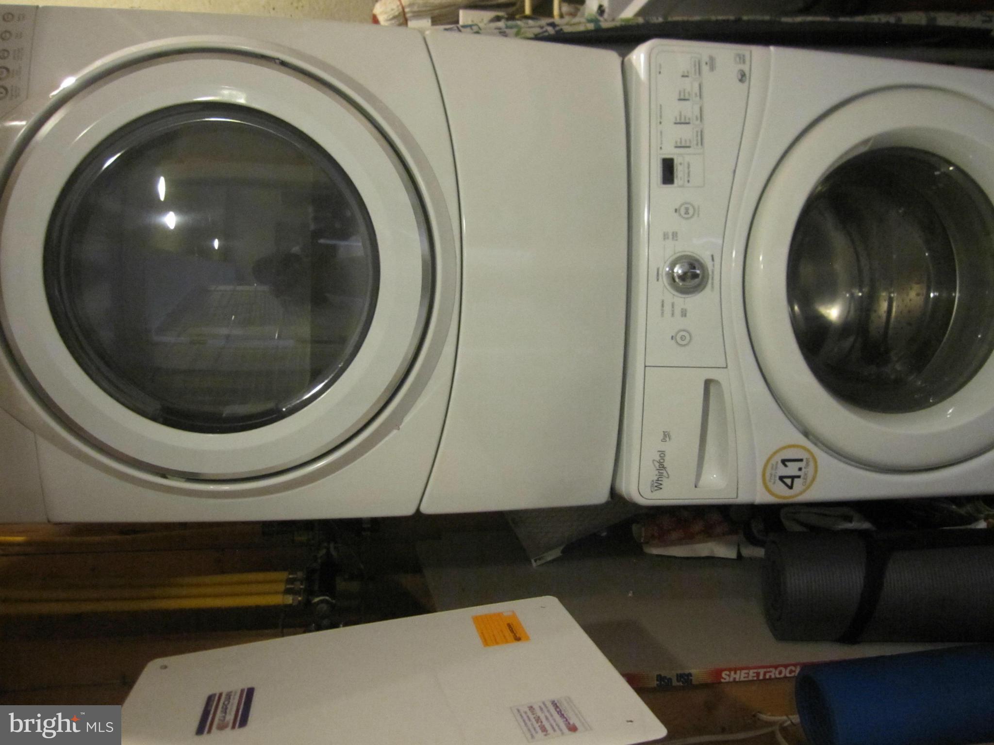 VILLAGES OF URBANA - Residential Lease