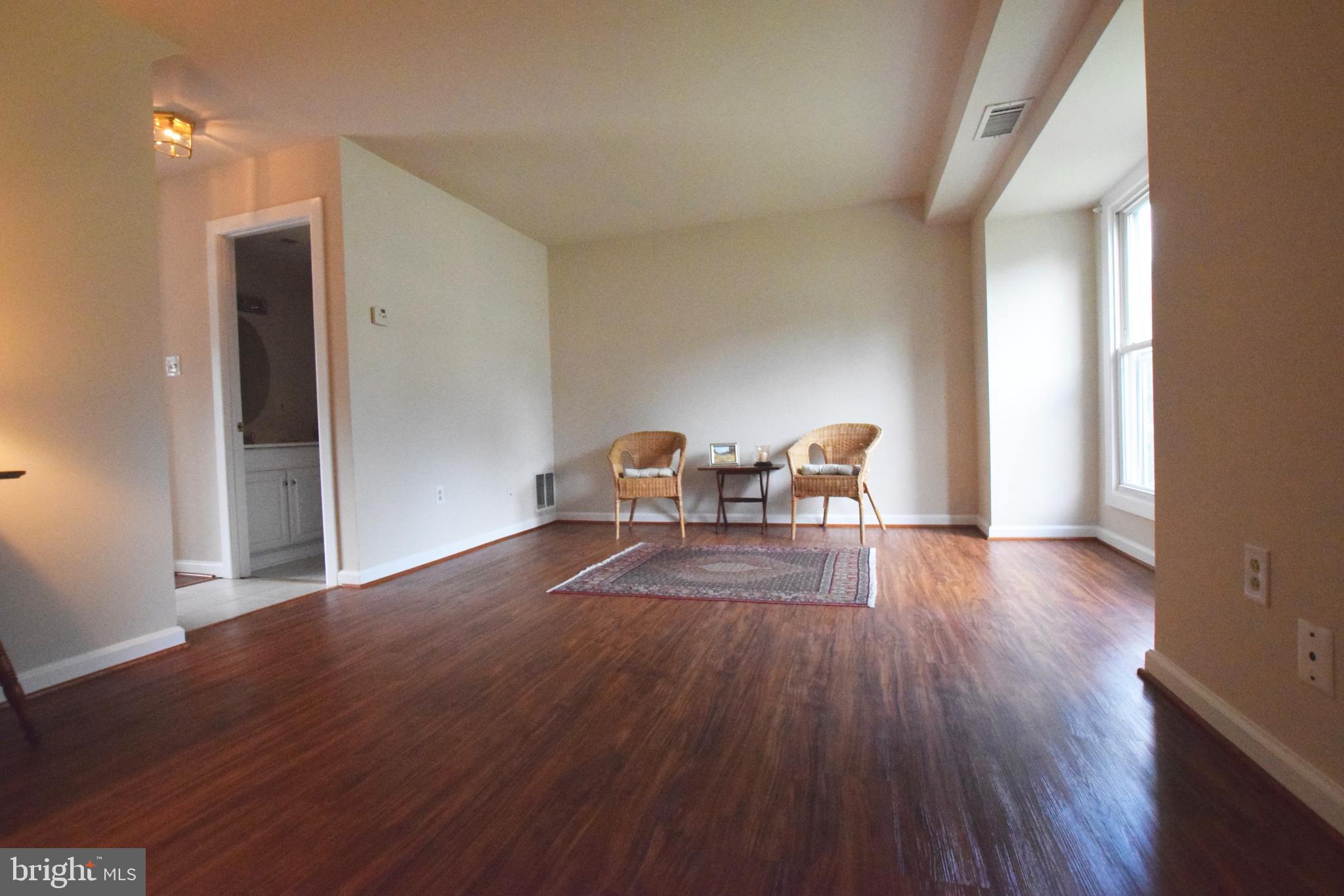 VIRGINIA KNOLLS - Residential