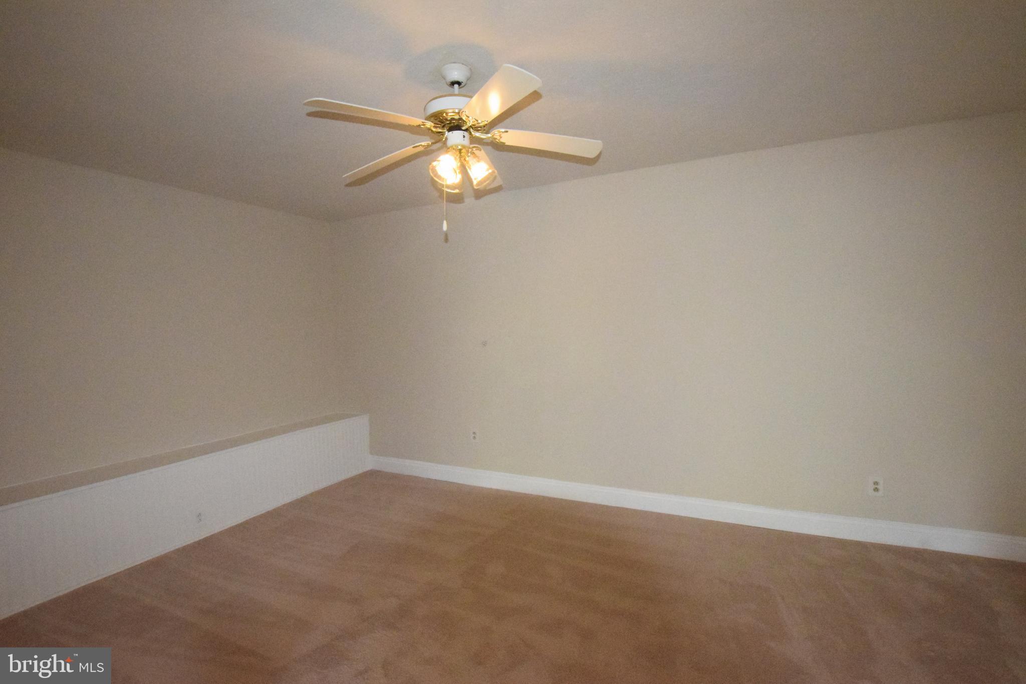 VIRGINIA KNOLLS - Residential