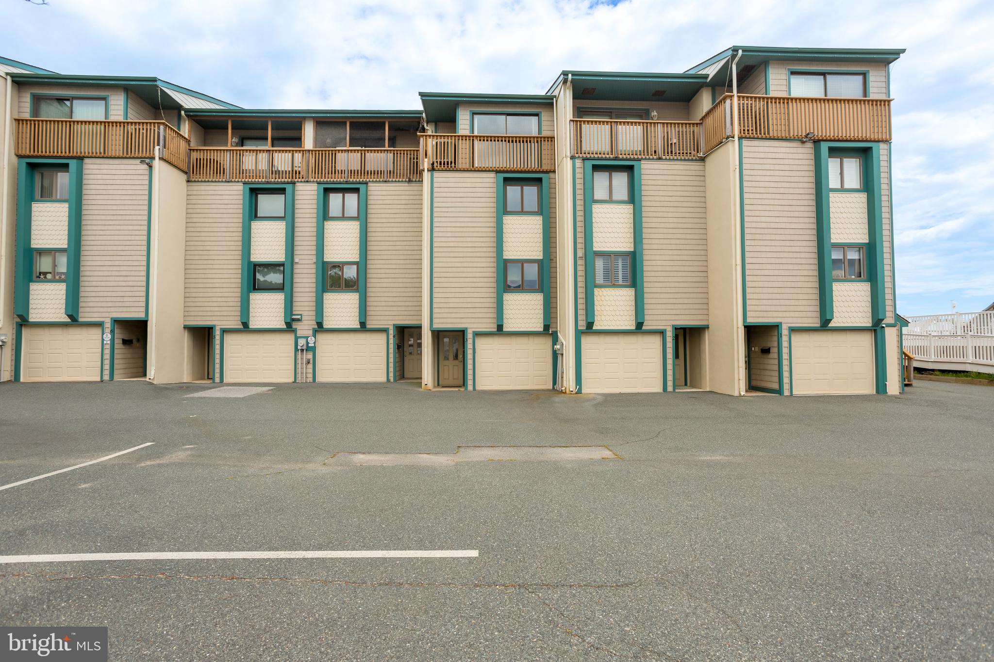 ASPEN EAST - Residential