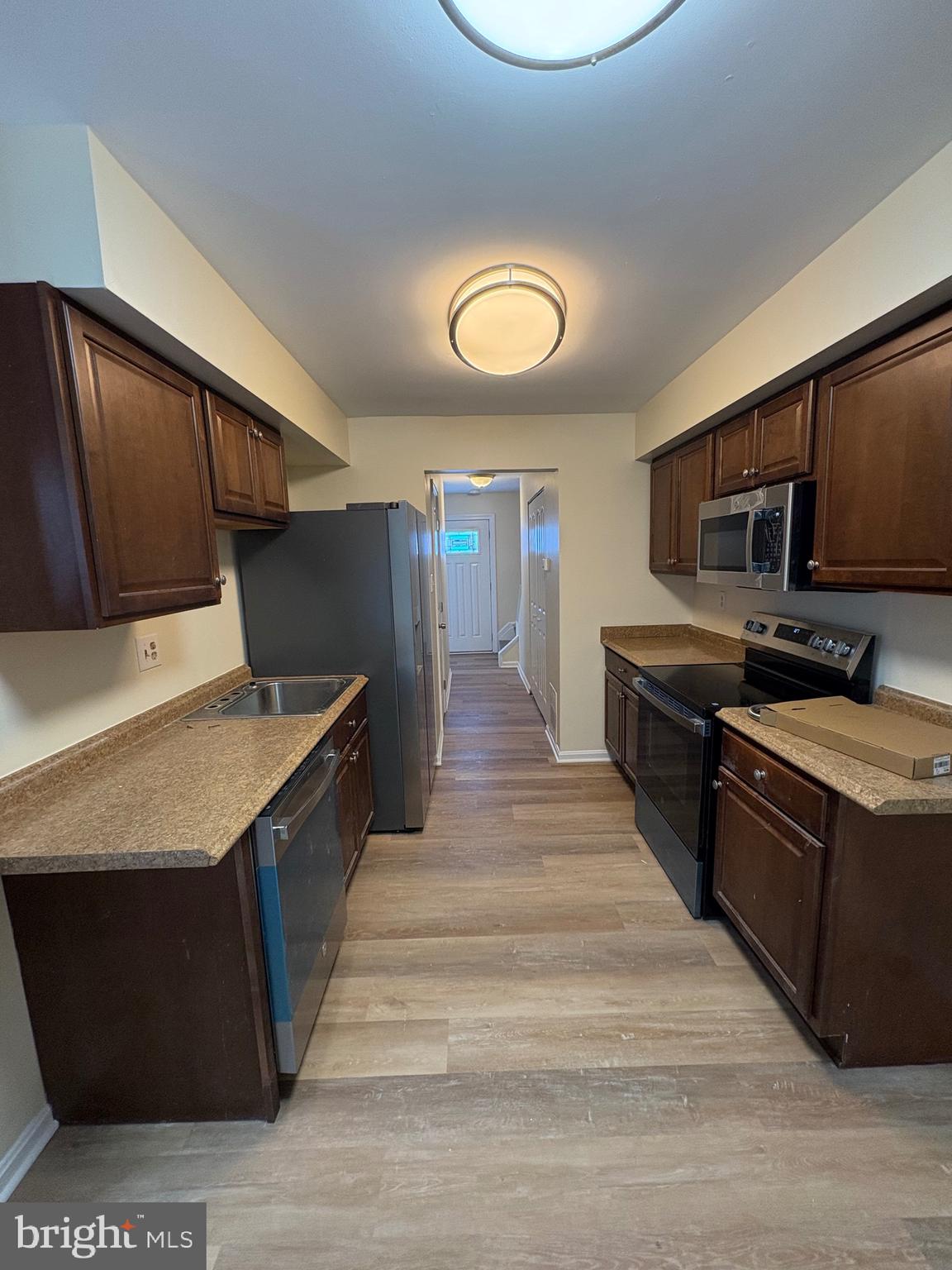 RYON WOODS SUB - Residential Lease