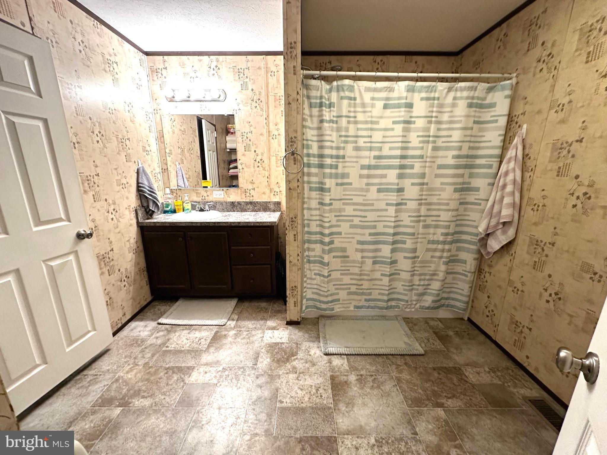 BUSH RIVER - Residential