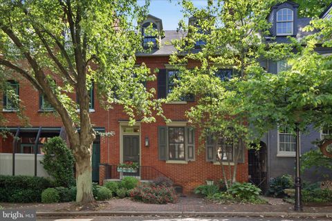 Townhouse For Sale - 119 S Duke Street<br/> LANCASTER, PA 17602