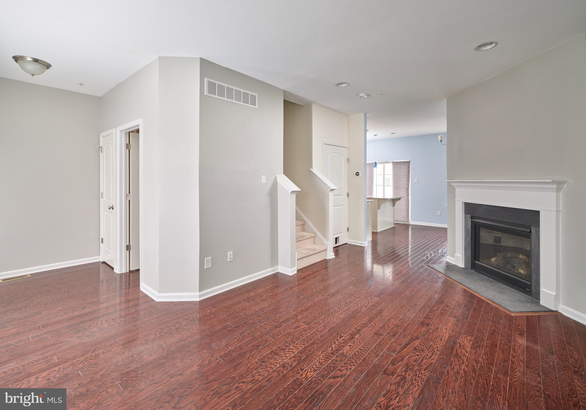 CARRIAGE HILL - Residential