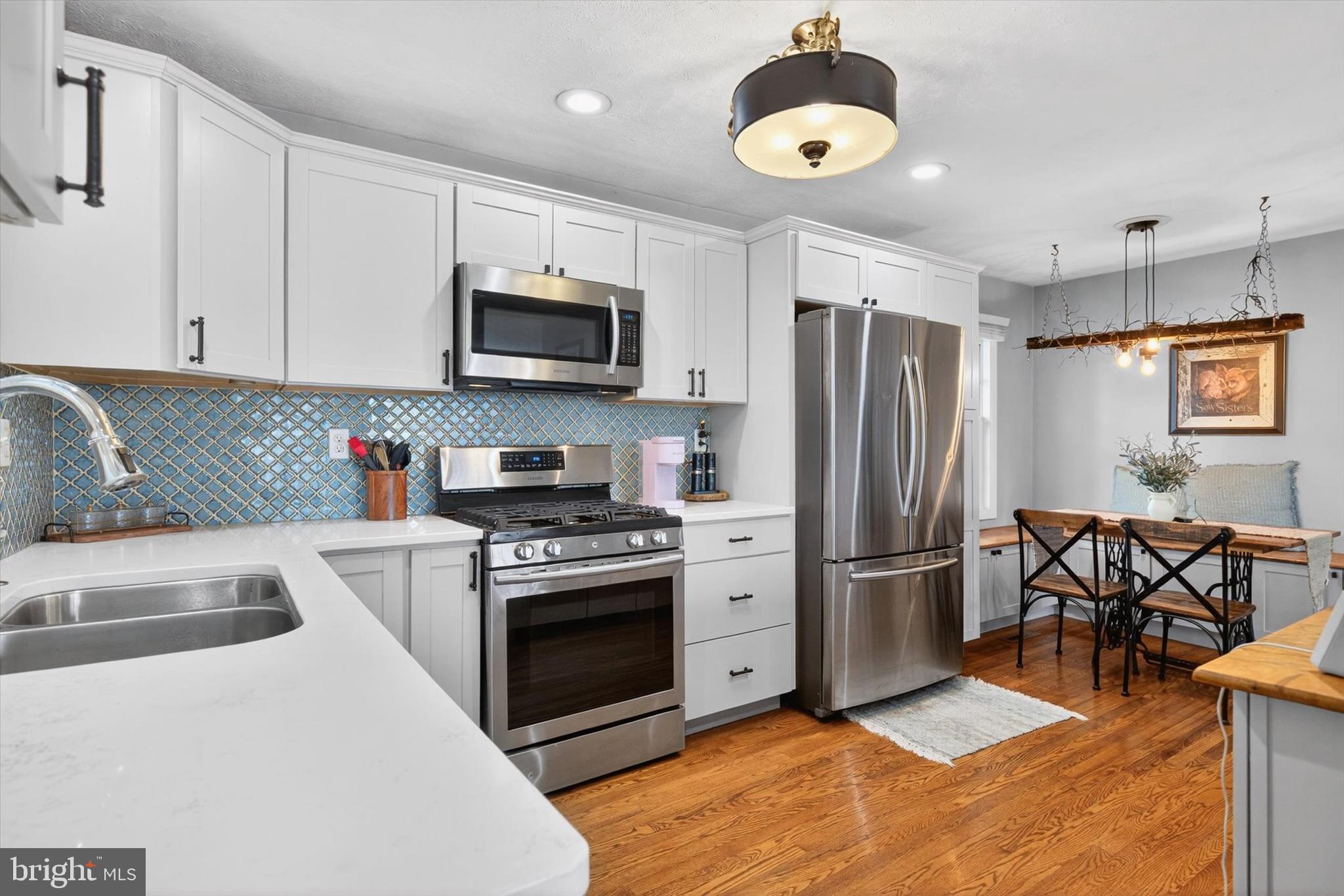 LONG MEADOWS - Residential