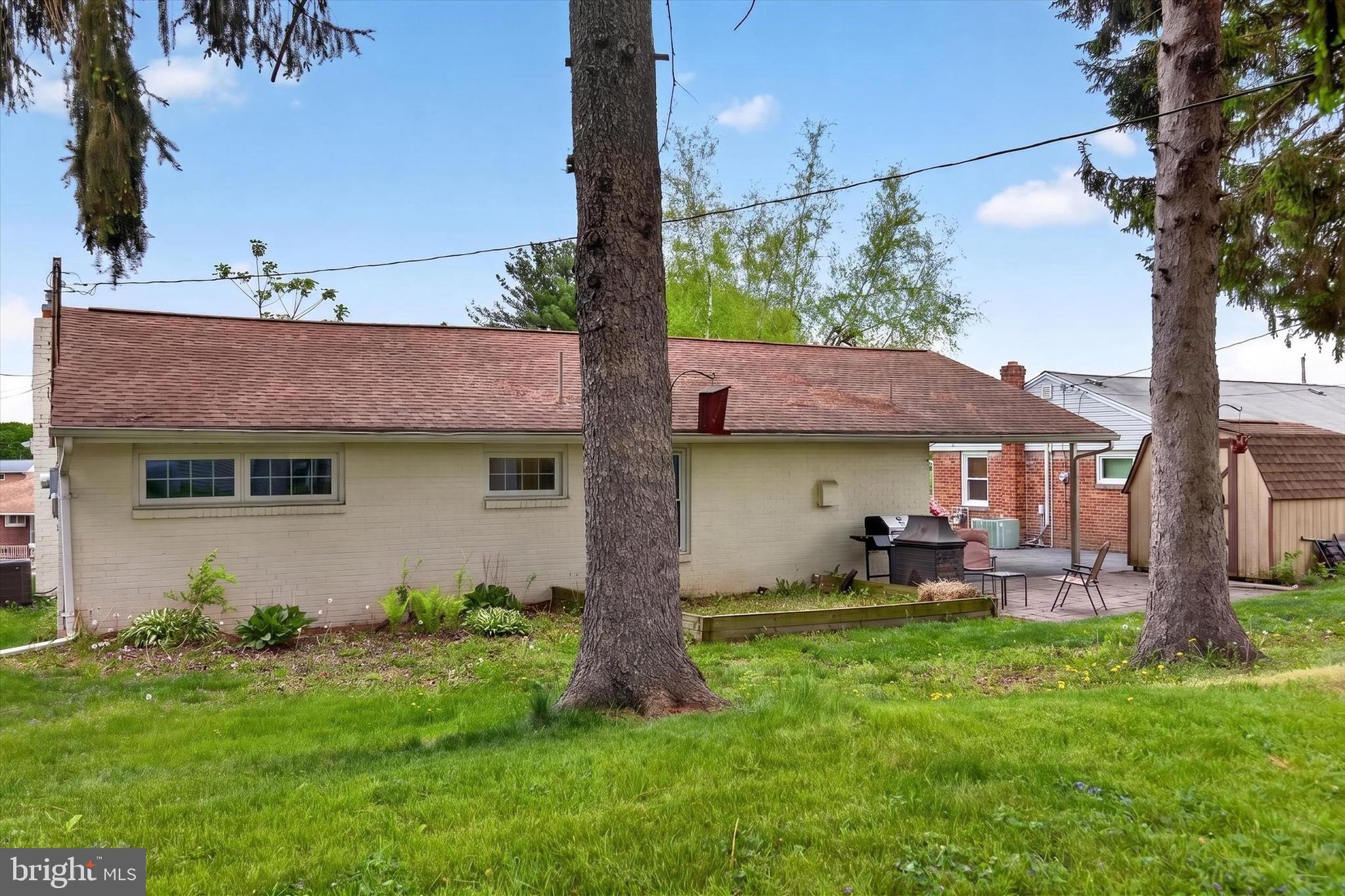 LONG MEADOWS - Residential