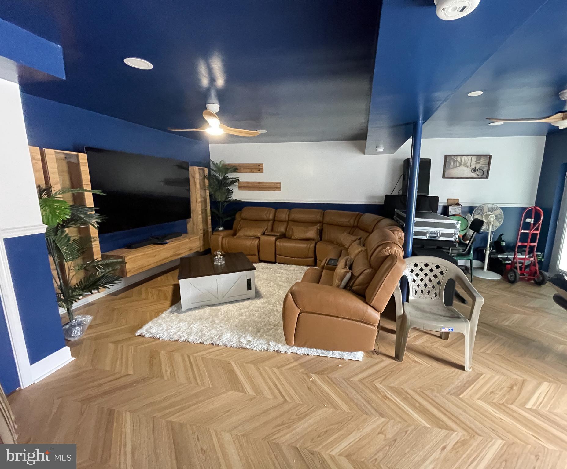 KINGS POINT - Residential