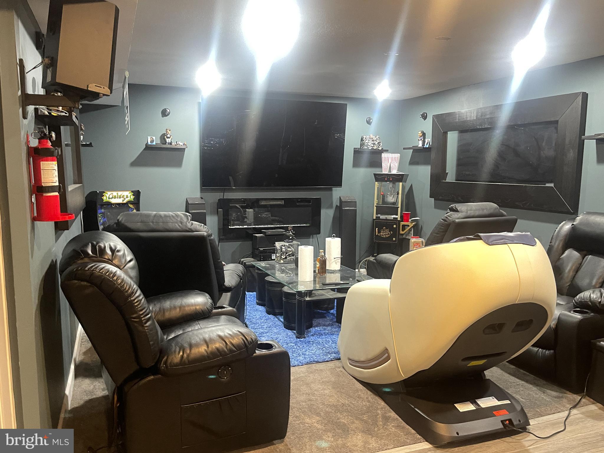 KINGS POINT - Residential