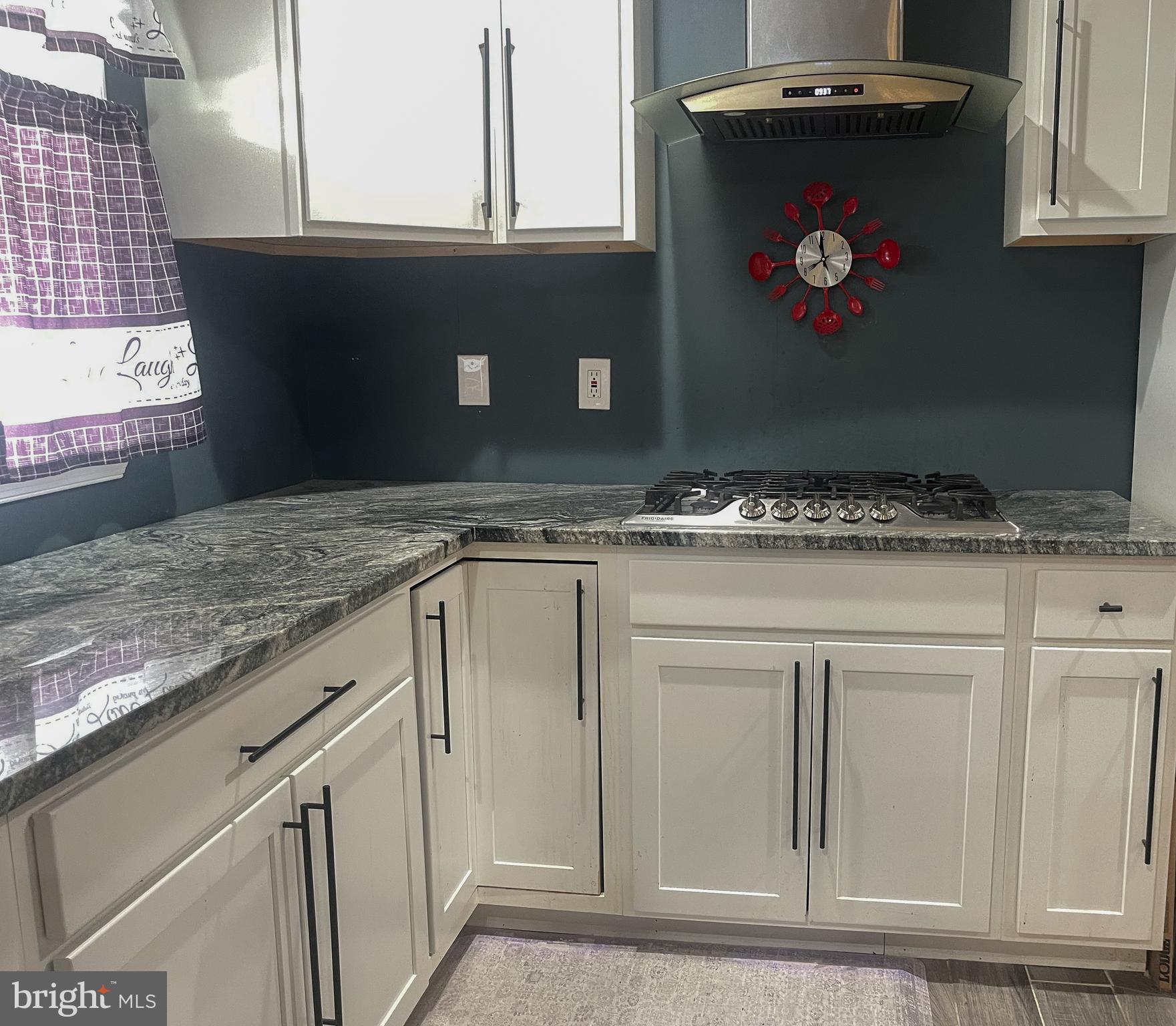 KINGS POINT - Residential