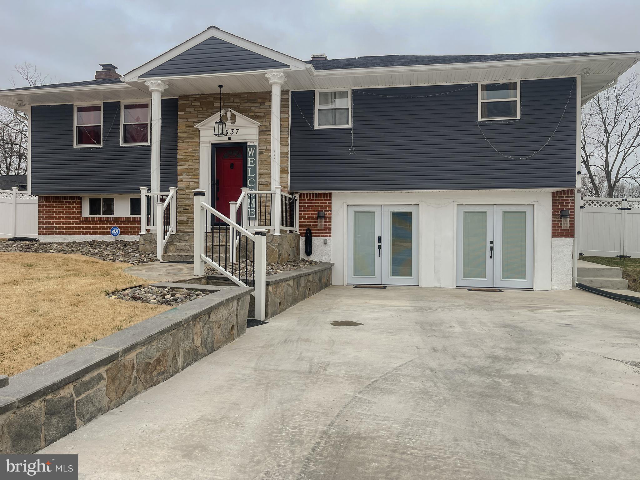 KINGS POINT - Residential