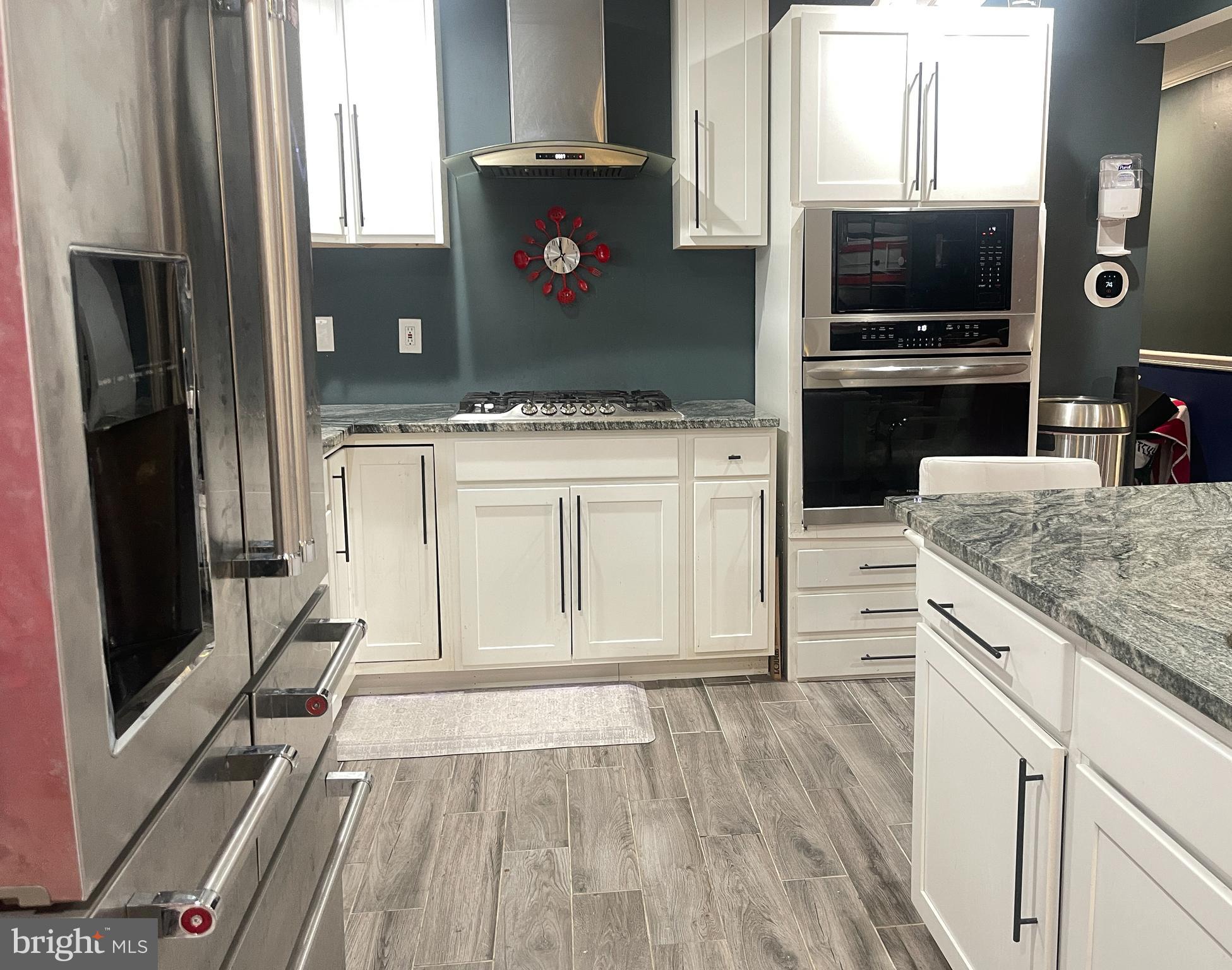 KINGS POINT - Residential