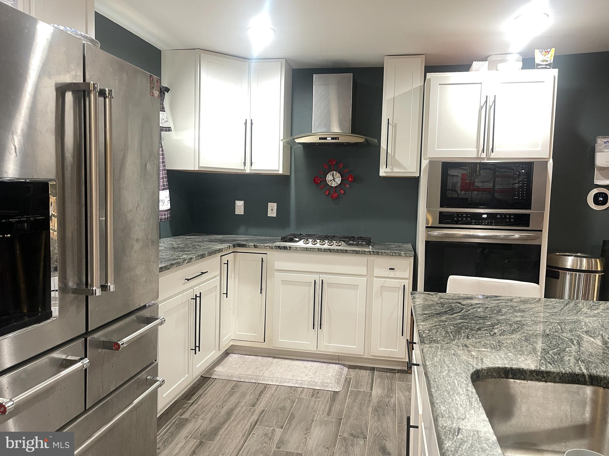 KINGS POINT - Residential