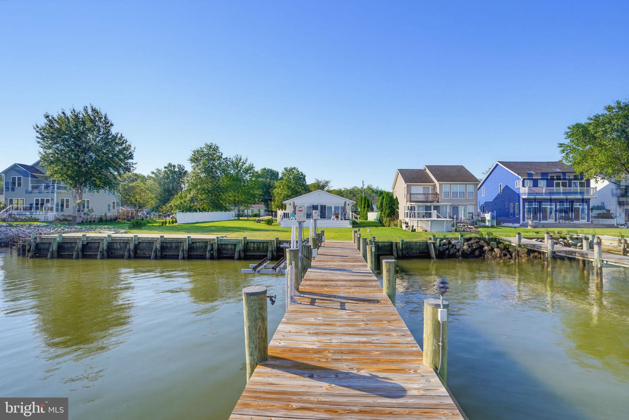 942 CHESTER RIVER DRIVE