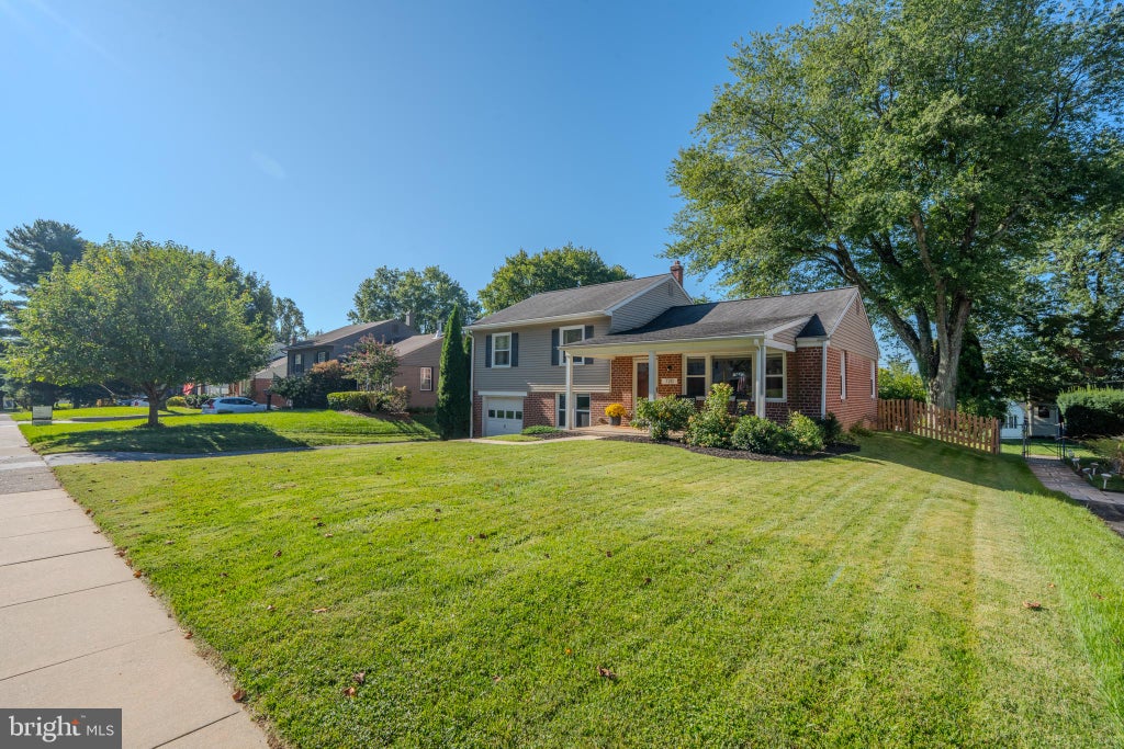 Photo of 720 Wisteria Drive, NEWTOWN SQUARE, PA 19073 (MLS # PADE2123926)