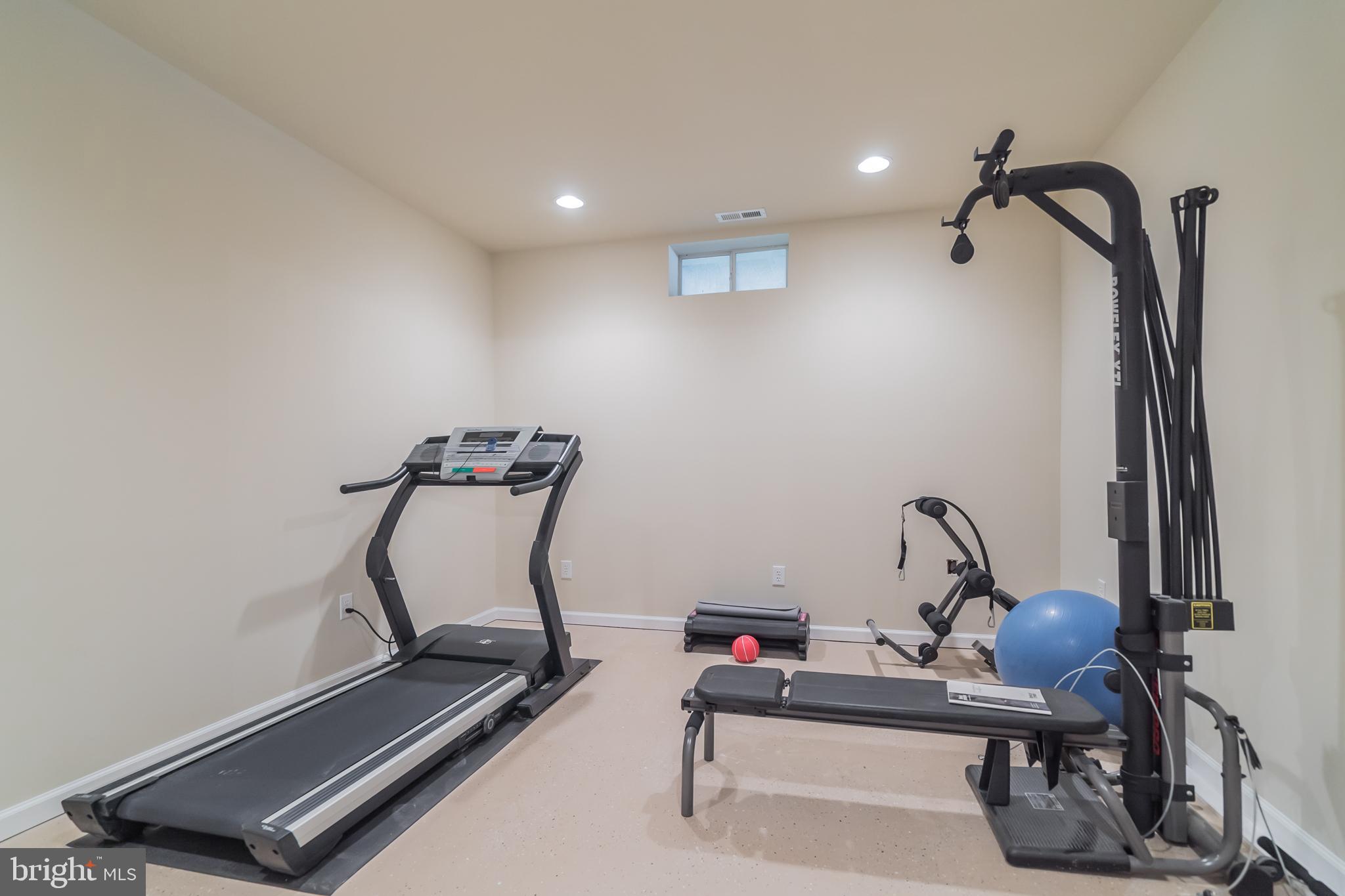 PEMBROOKE/VICTORY LAKES - Residential