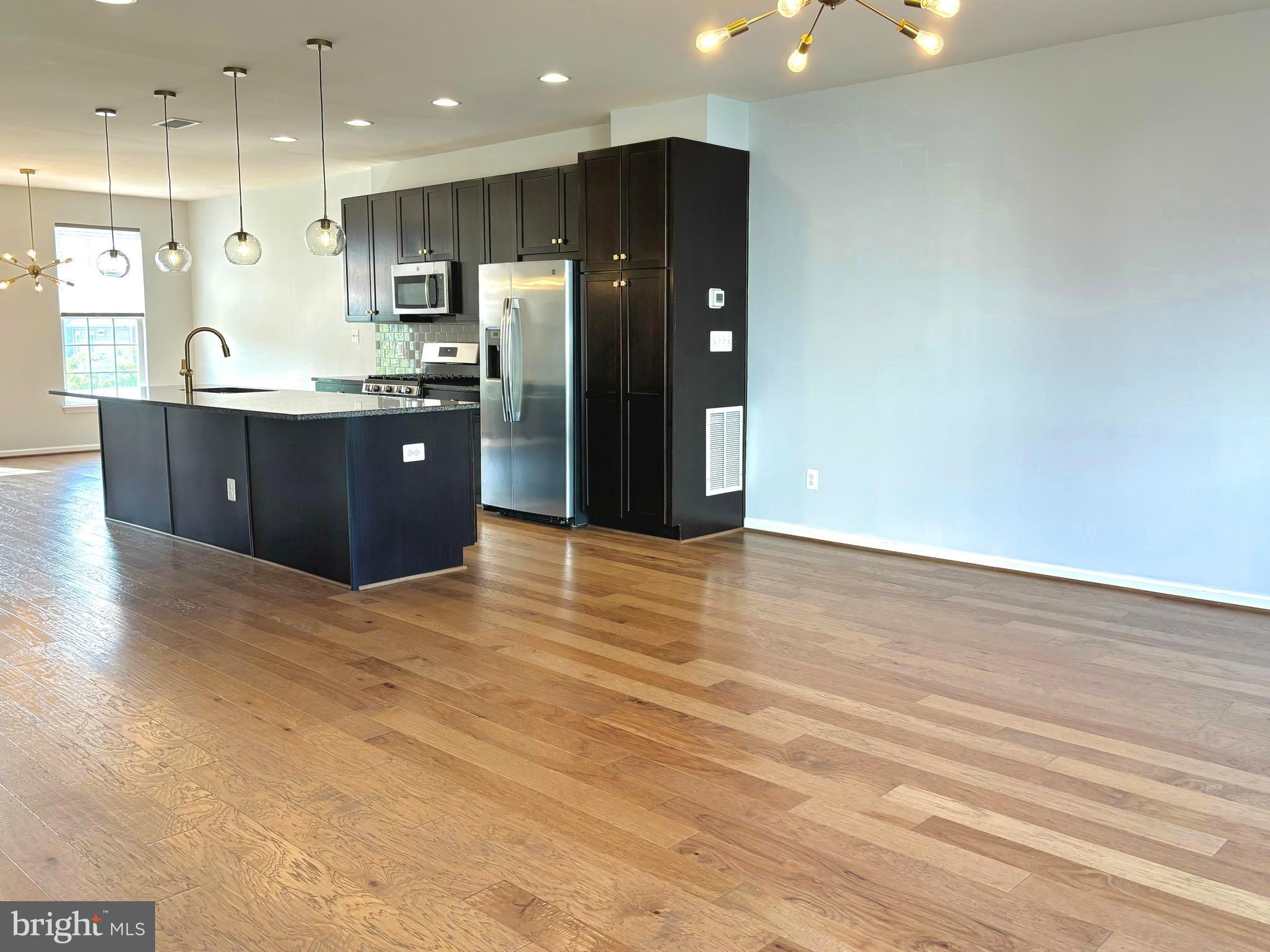 EMBREY MILL - Residential Lease