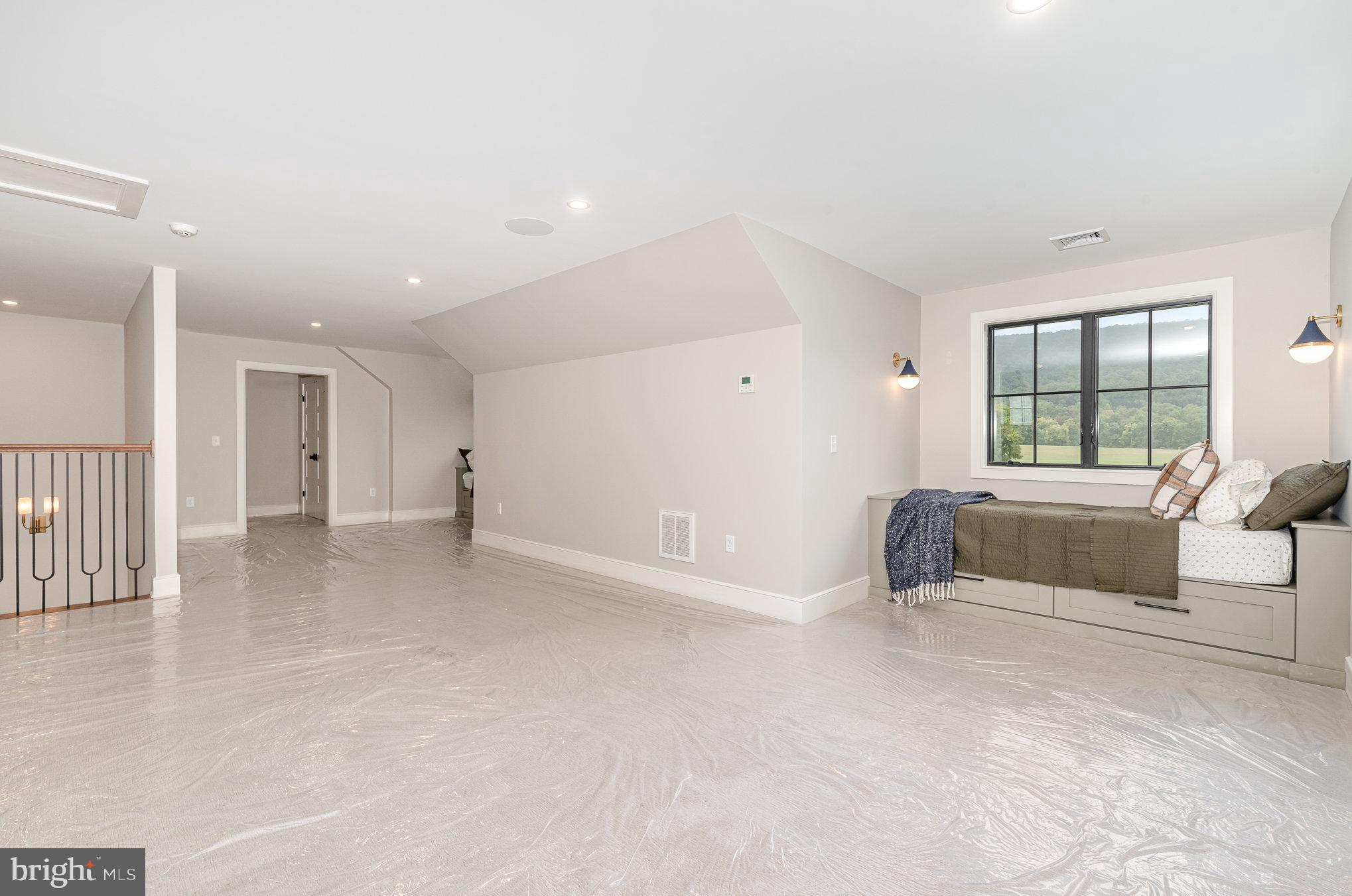 GLENDALE ESTATES - Residential