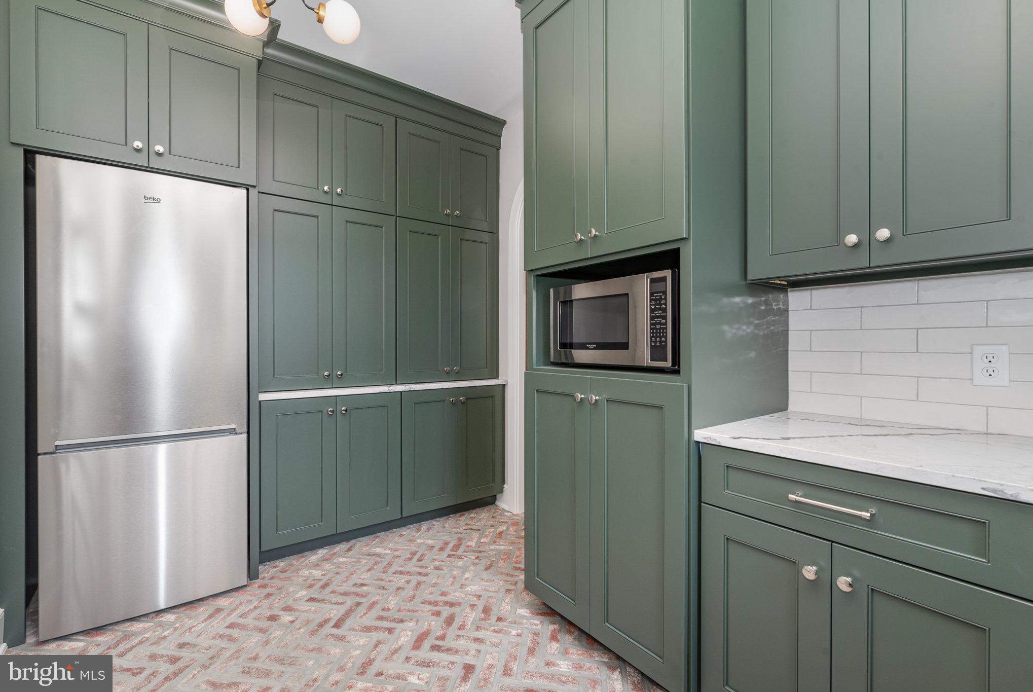 GLENDALE ESTATES - Residential