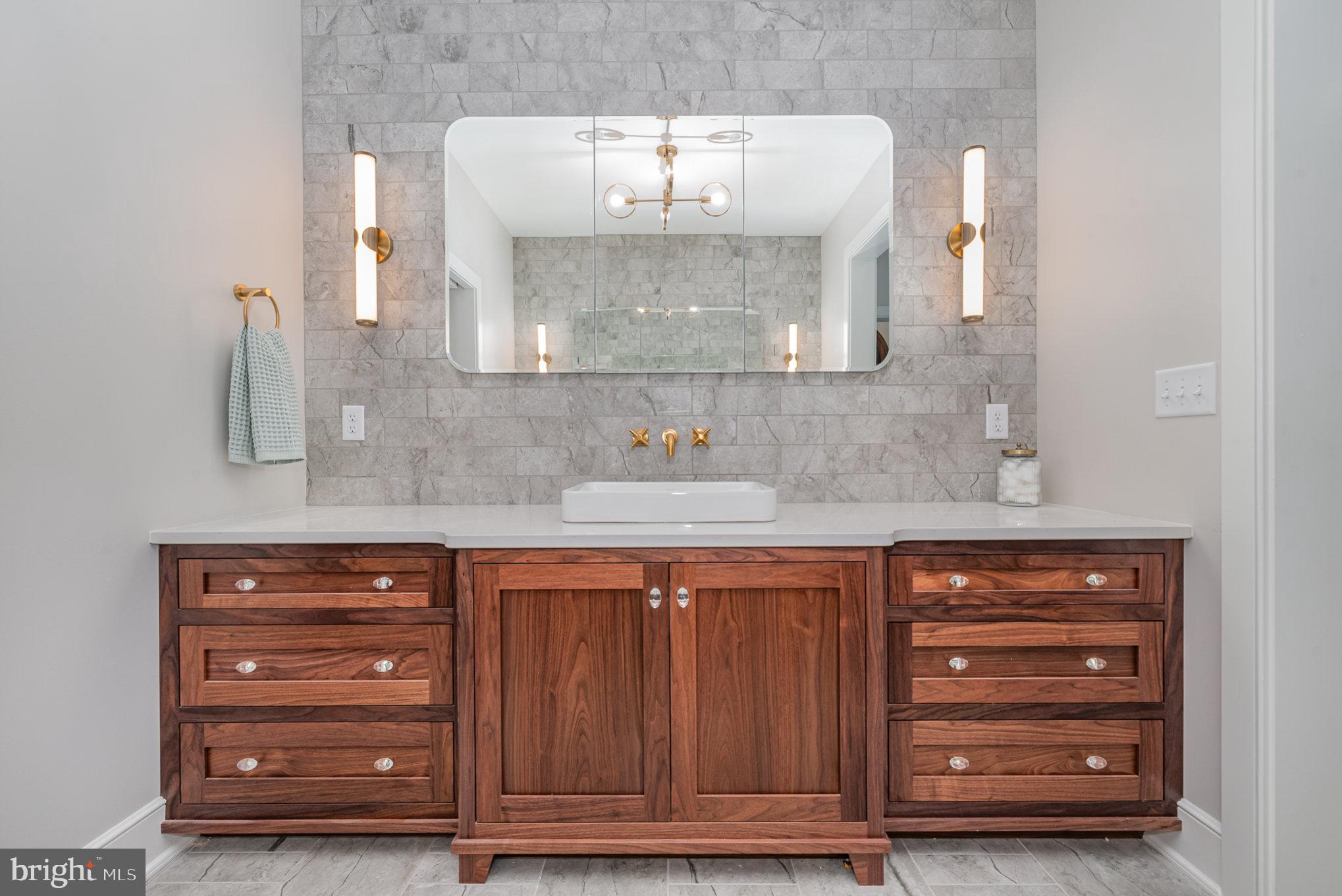 GLENDALE ESTATES - Residential