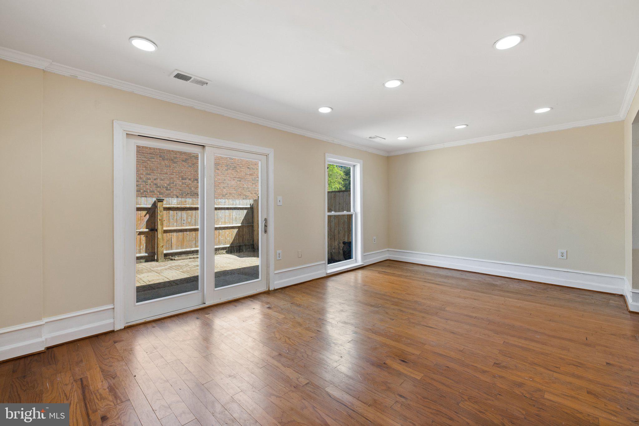 STEVENSON SQUARE - Residential