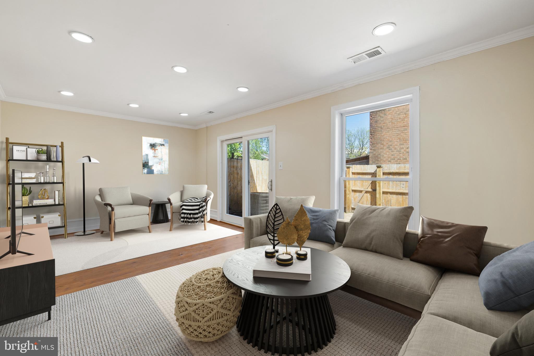 STEVENSON SQUARE - Residential